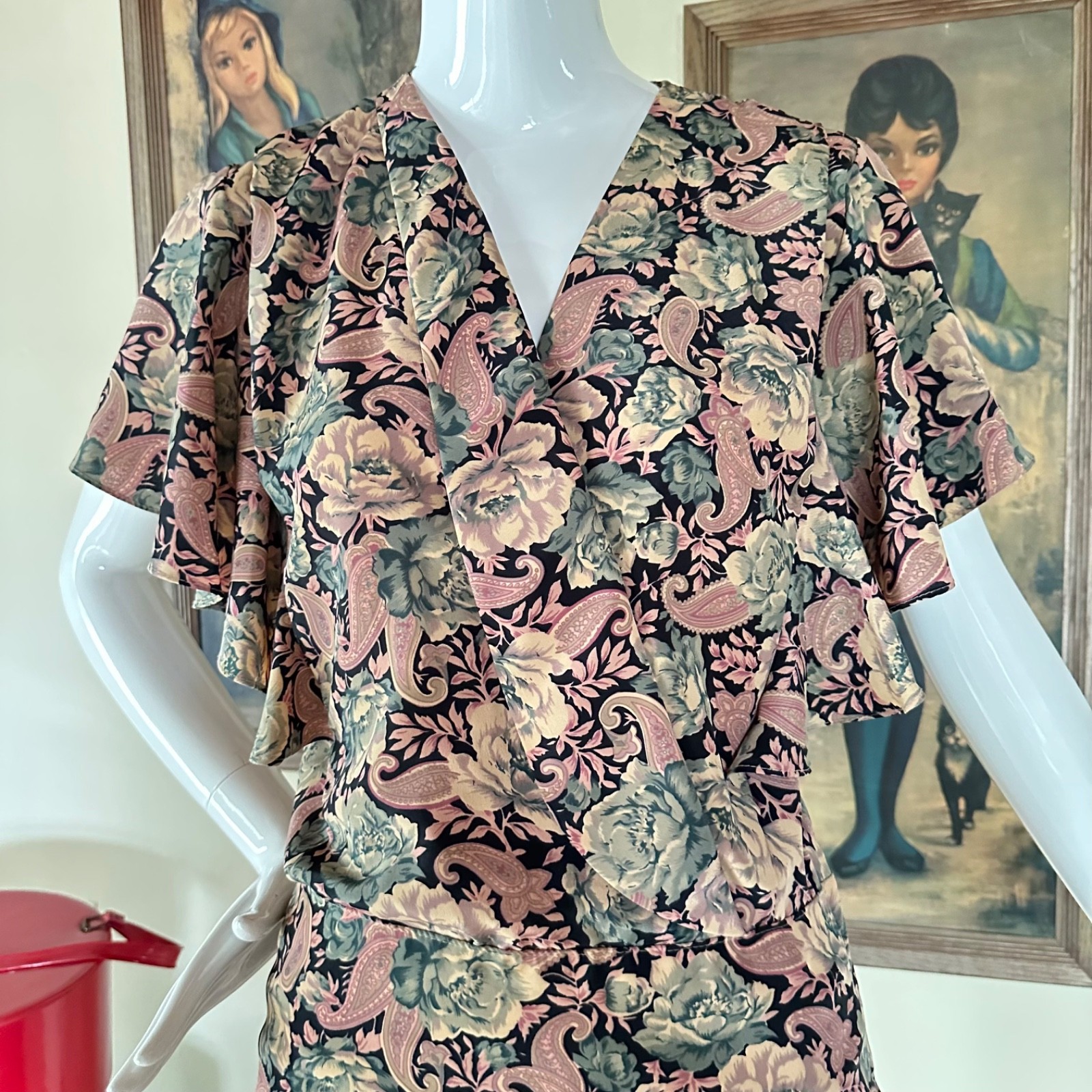Vintage 80s doe 40s Romantic Femme Floral Draped Sash Wiggle Wrap Dress M