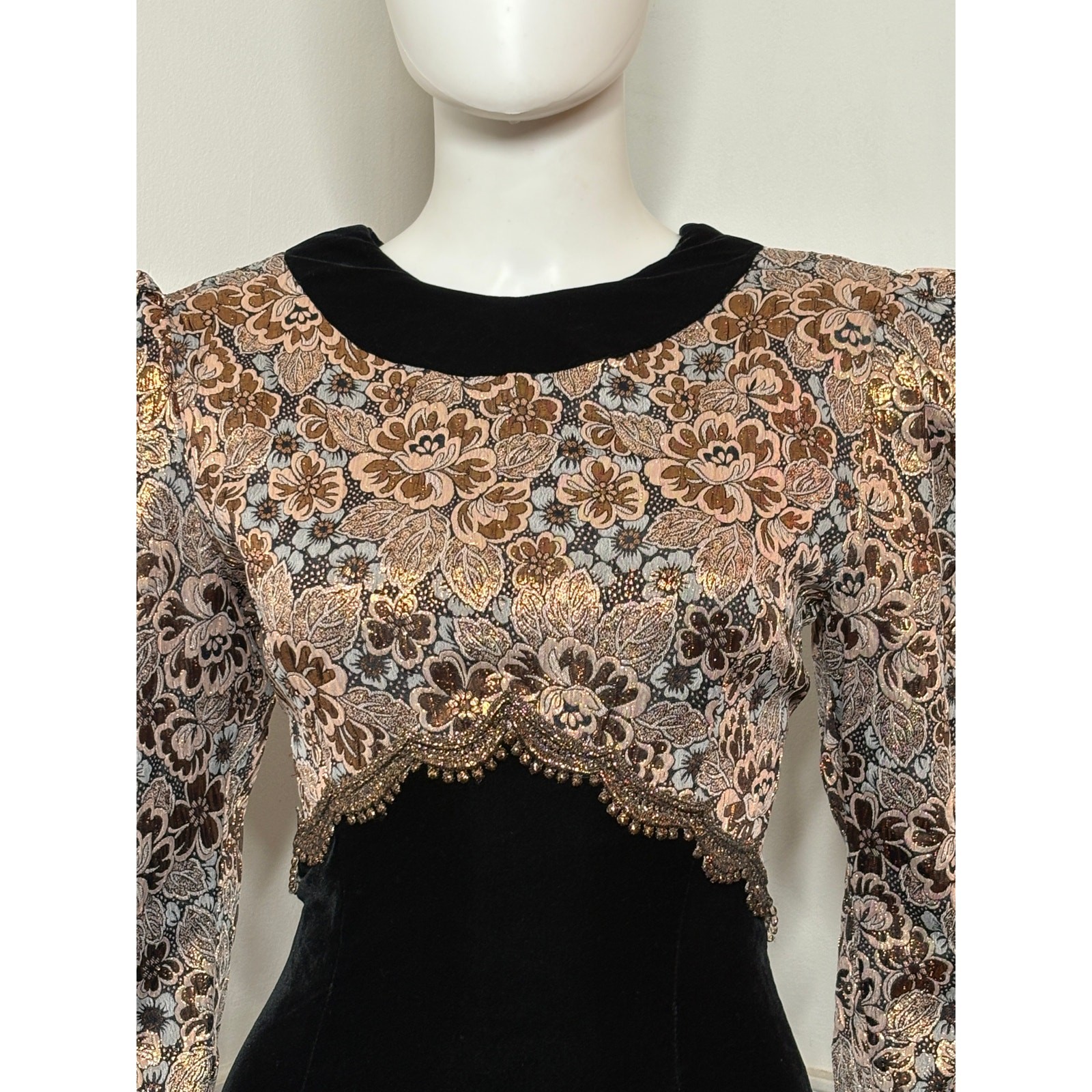 Medium 1990s Vintage Velvet and Brocade Evening Gown by Jessica McClintock
