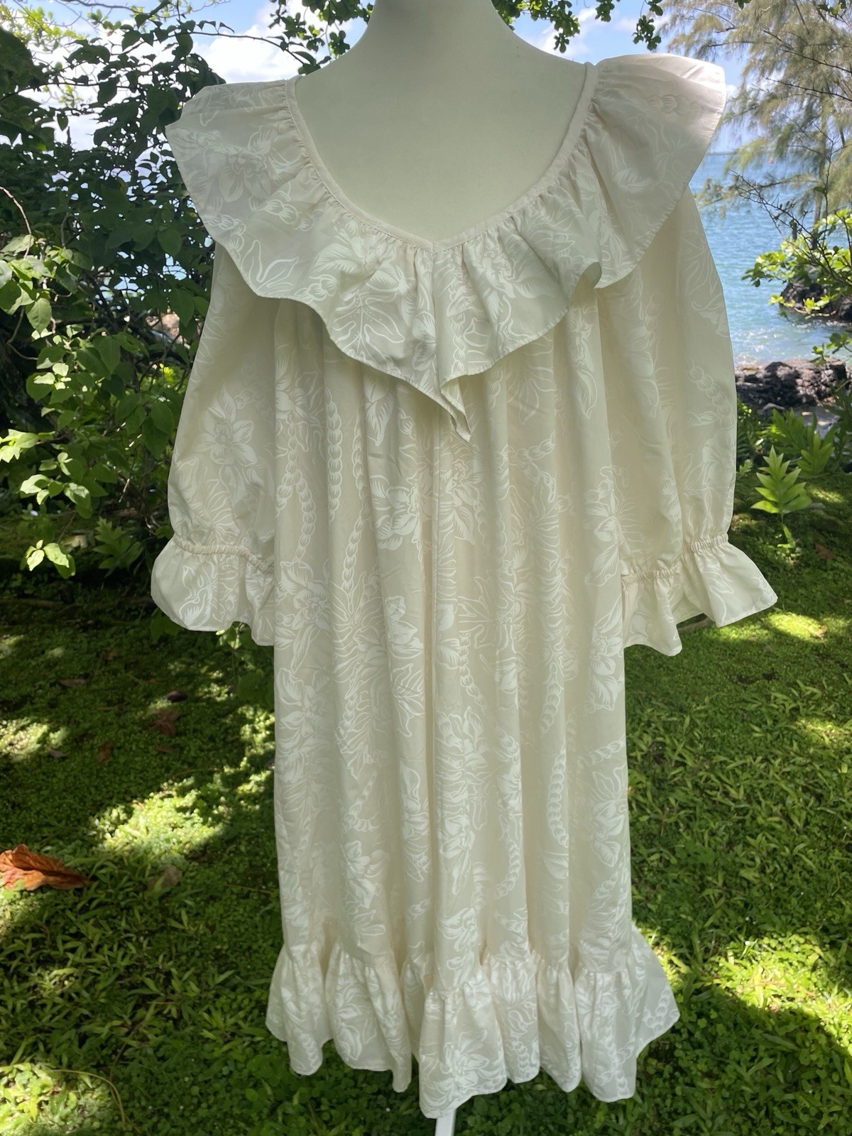 Vintage Liberty House Almost Paradis Cream/Ivory V-Neck Dress Muu Muu Size M