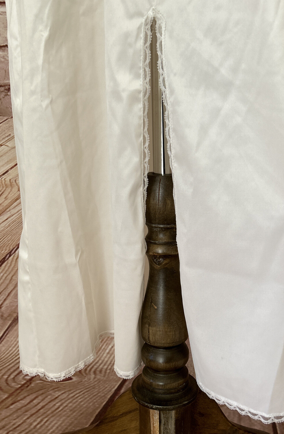 Vintage Vassarette Womens Ivory 100% Antron Nylon Midi Slip Size Small 36″ Long