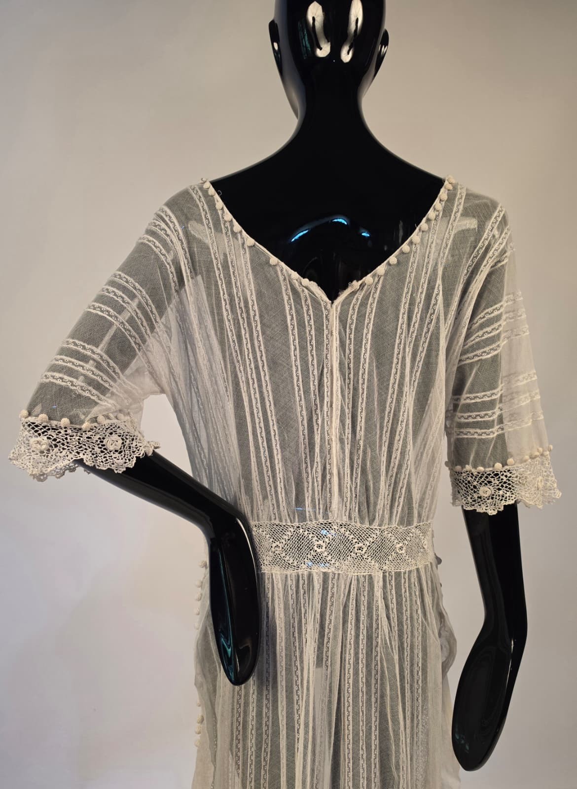 EDWARDIAN TEENS WHITE NET DRESS W HAND MADE IRISH CROCHET LACE + SIDE RUFFLES
