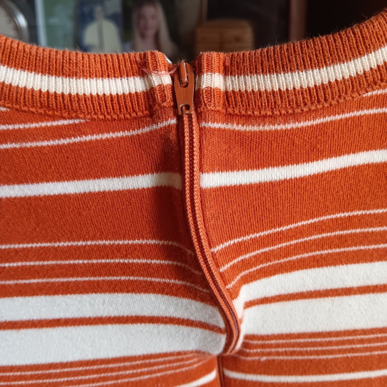 True Vintage Medium Tunic T-shirt 1970’s Striped Rust White Knit Top Back Zipper