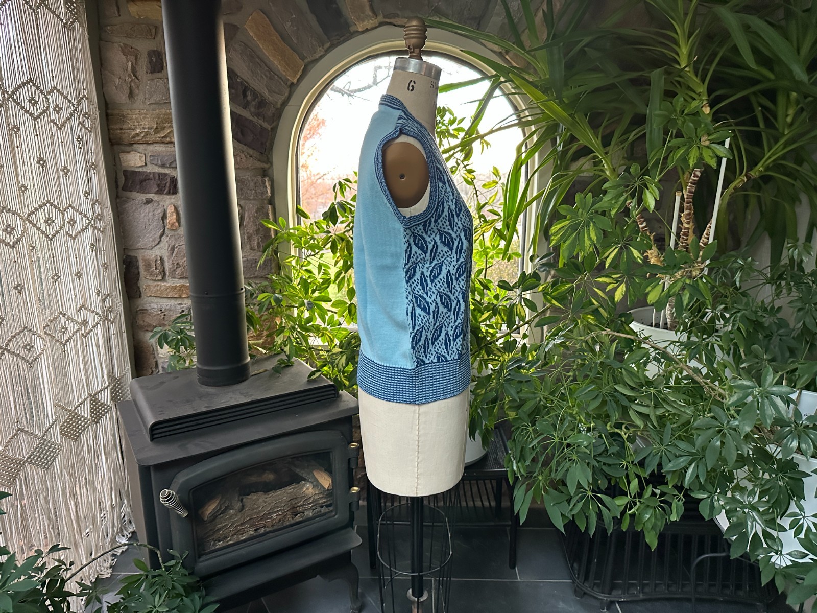 Vintage 1970s 2 Tone Blue Scoop Neck Sweater Knit Vest Sweater Bee Banff