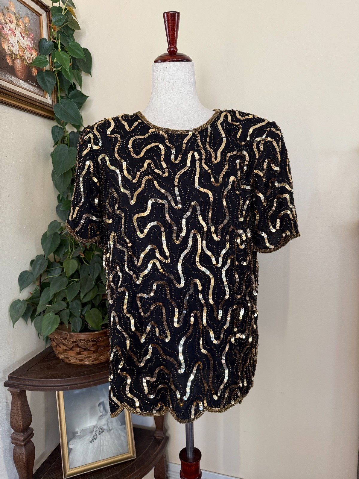 Vintage Jewel Queen Silk Embellished Short Sleeve Blouse NEW Black & Gold sz L
