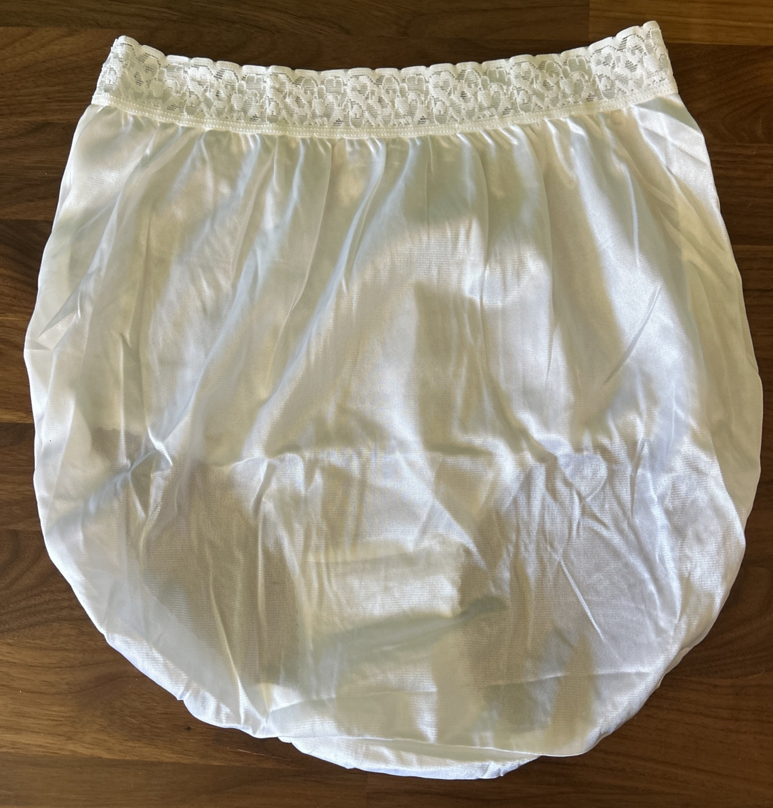 Vtg HANES Her Way Wide LACE Panties Nylon Full Cut 8 Second Skin Side Tag Y2K