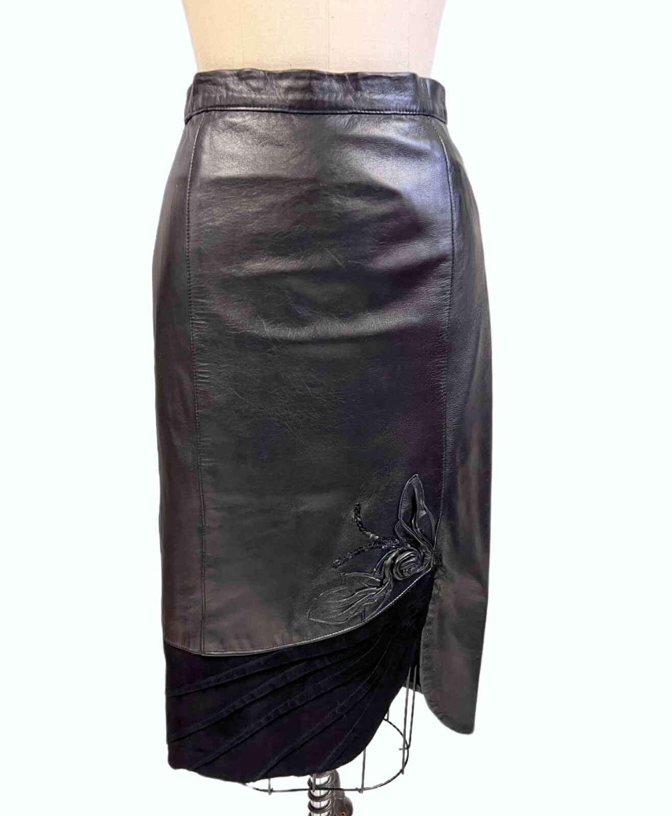 VTG 80s Black Leather Pencil Skirt Suede Pleat Hem Floral Applique Glam S