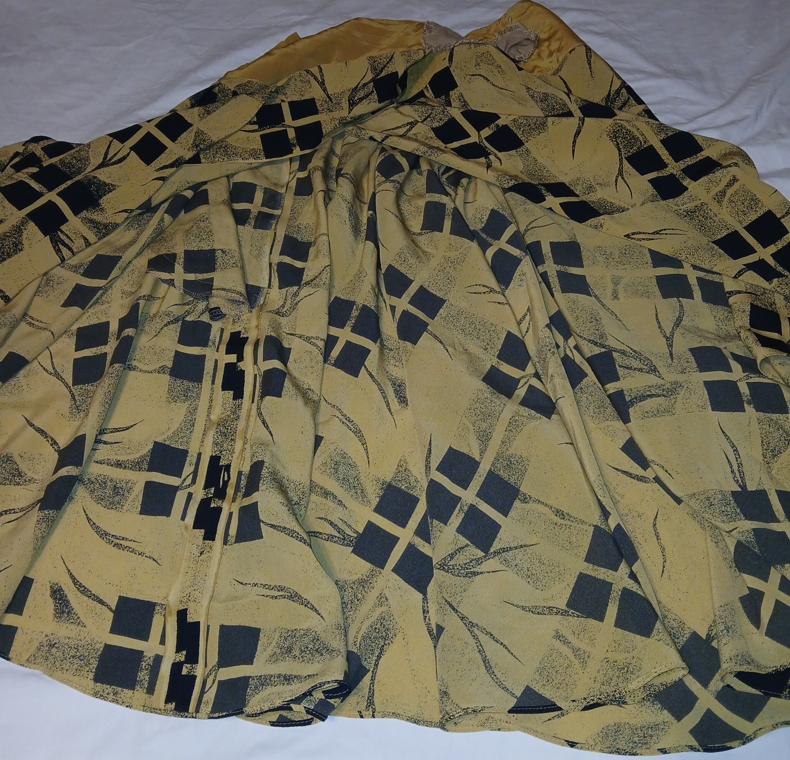 Vintage Womens Abstract 2 Piece Set Blouse Wrap Skirt 1980’s Yellow/Black Sz 11