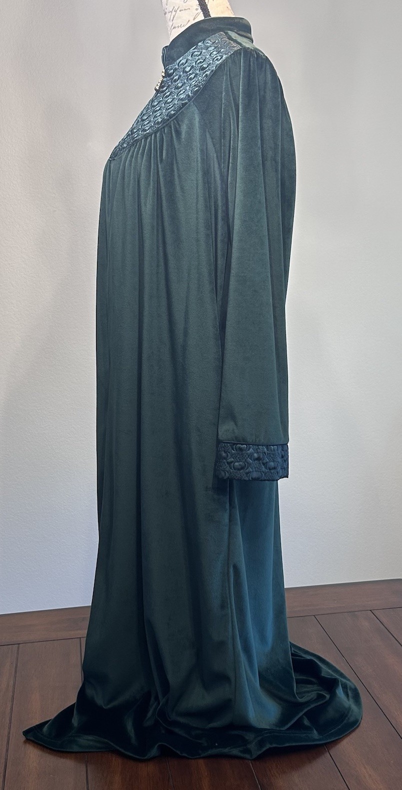 Vintage Crowntuft Zip Front Green Velour Housecoat Robe Pockets Women’s Medium