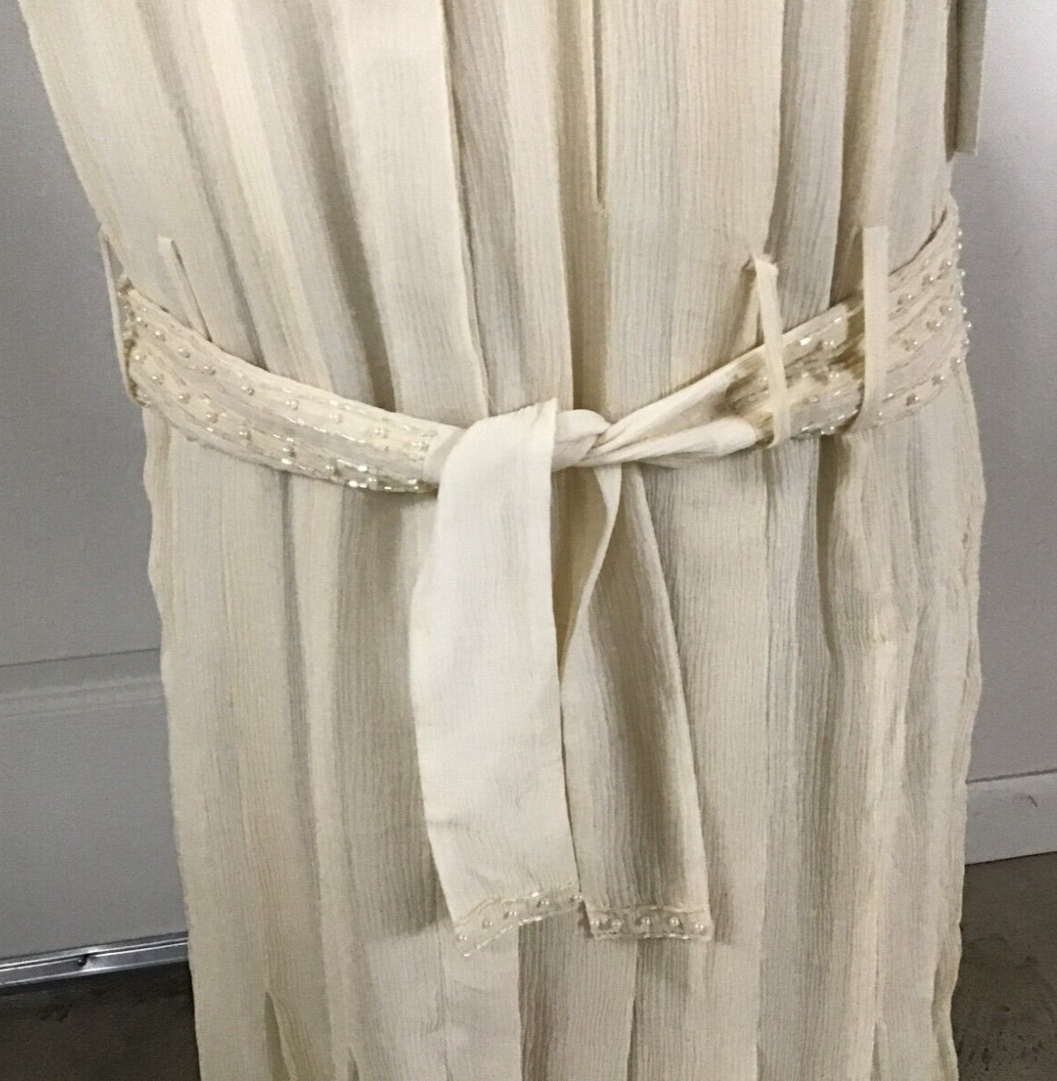 W by Worth Petite 100% Silk Cream Vintage Size 8 Lined Sheath Dress Beaded Belt