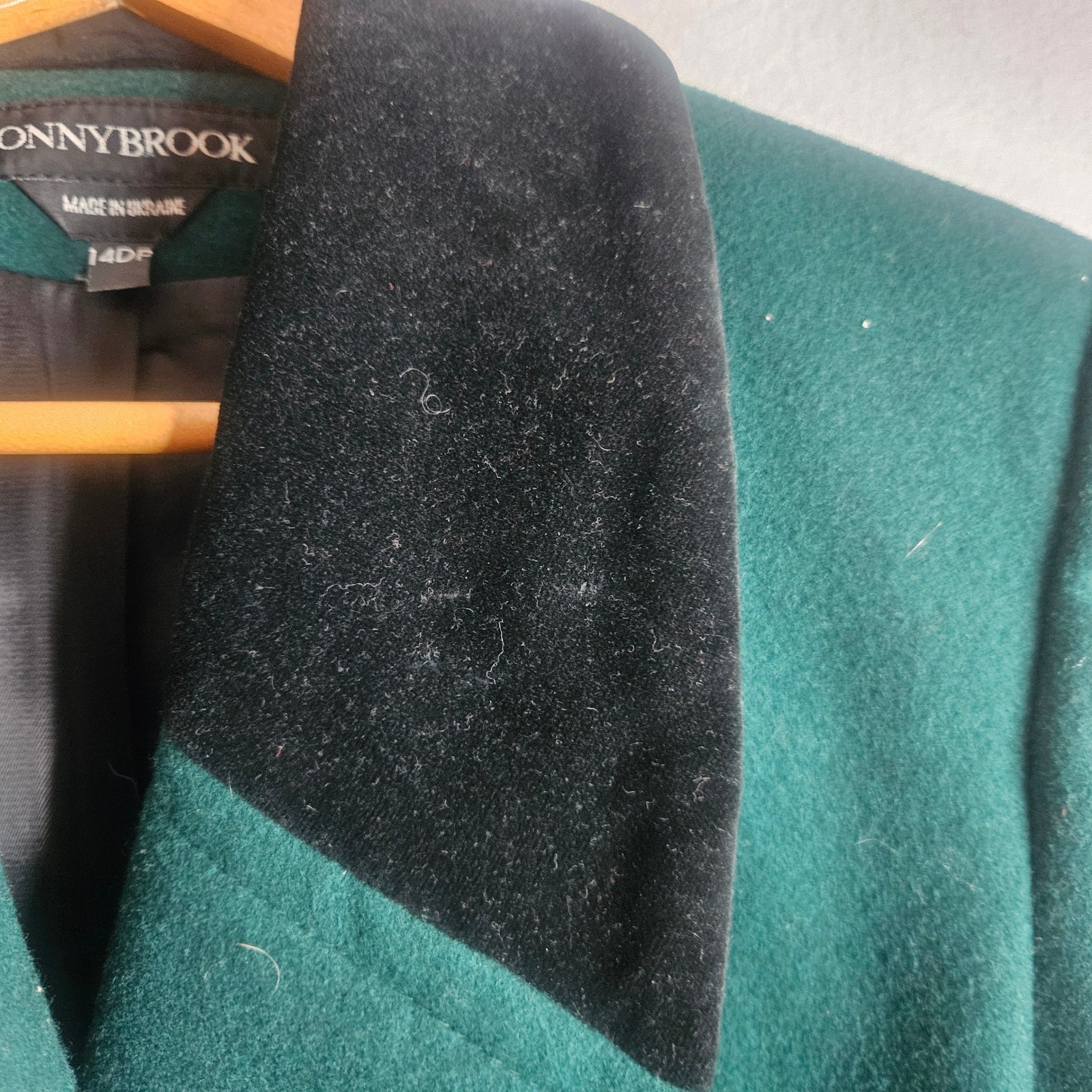 Donnybrook Vtg Emerald Green Wool Coat Velvet Gold Button 14DP 90s Ukraine