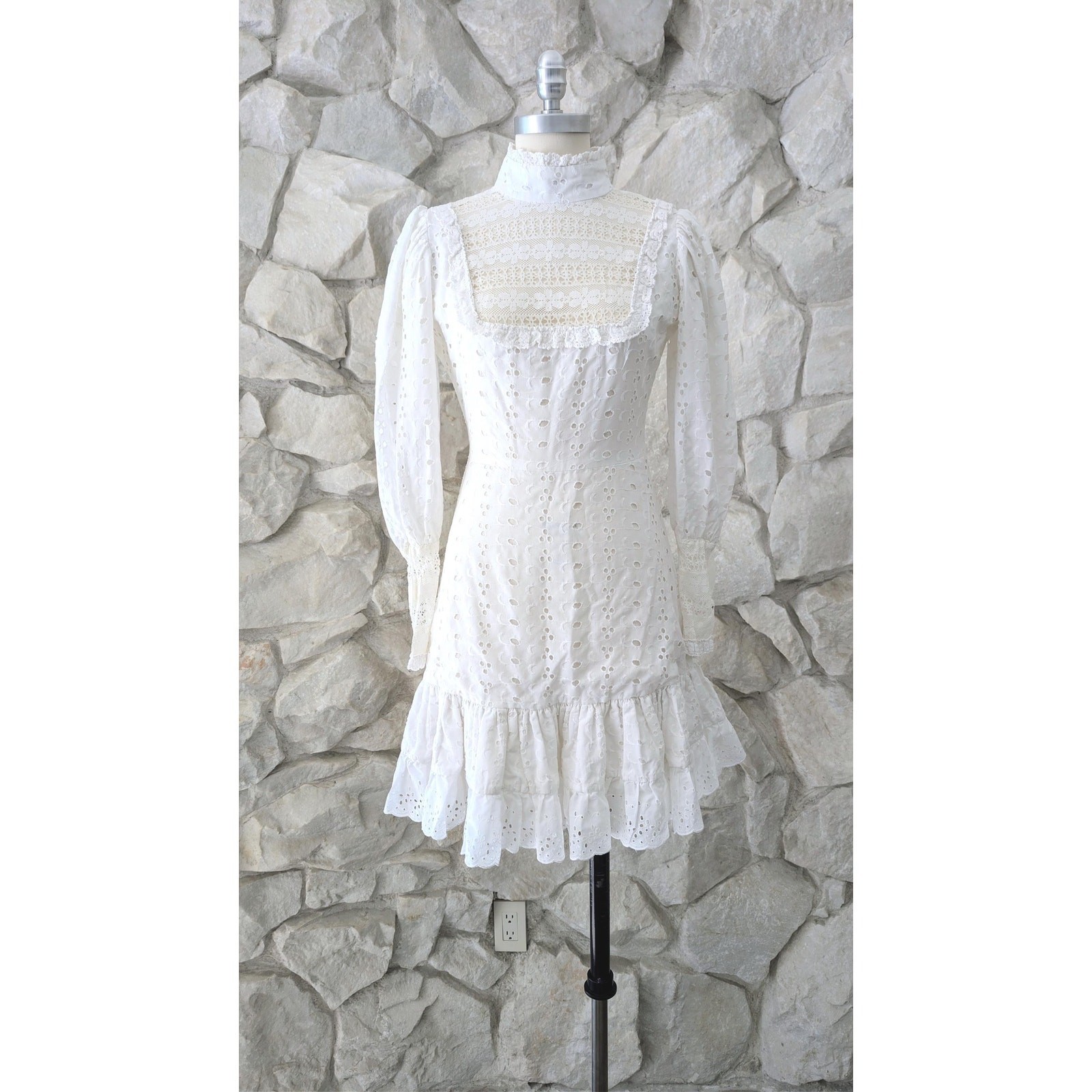 1970s Boho Bohemian Cottage Core Mini dress with puff sleeve XS