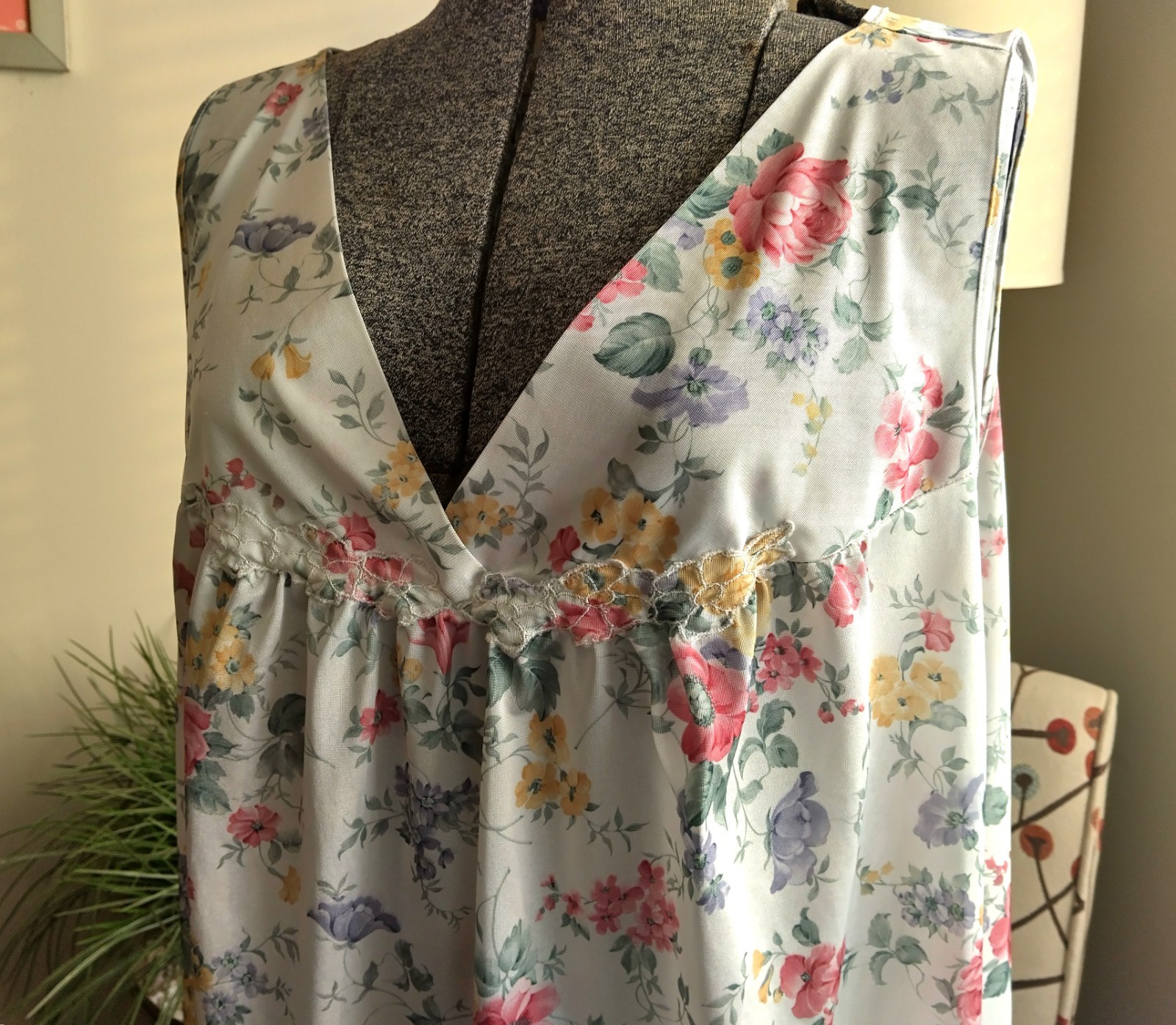 Vintage Vanity Fair Floral Nightgown XXXL 3X Romantic Sleeveless 100% Polyester