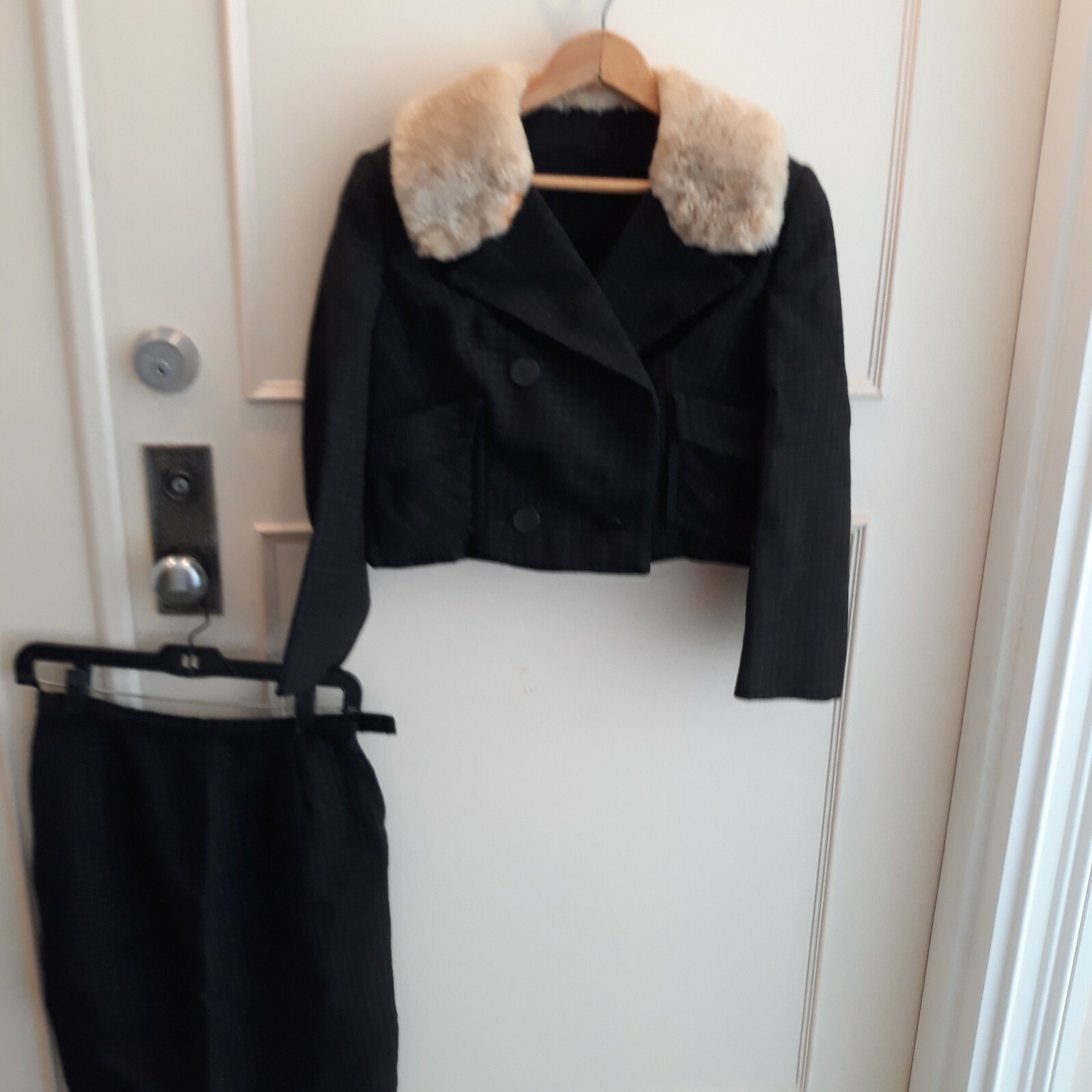 Vintage 1940s 100% Wool Black Br. Womans Beige Beaver Collar Jacket Skirt SUIT 4