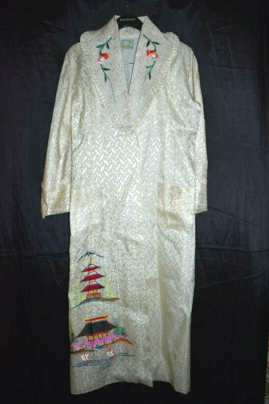 Vintage GOLDEN STAR Ivory Creamy Embroidered Robe Sz M ? Polyester? UNWORN