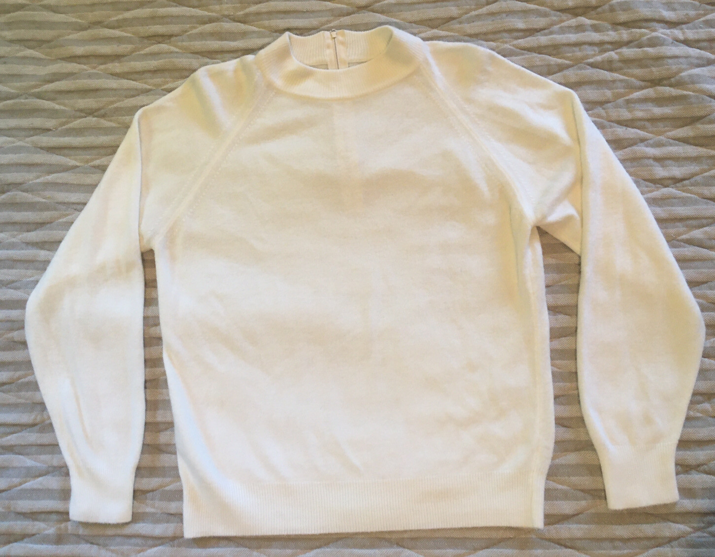 Vintage Women’s Mock Turtleneck Large Long Sleeve White Sweater Made In USA