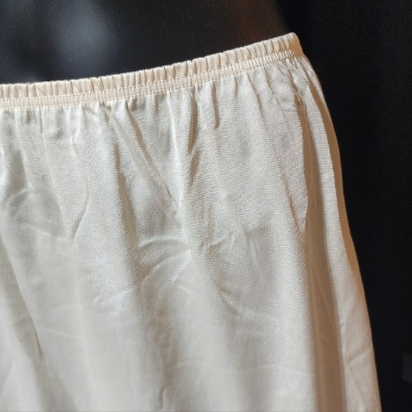 VINTAGE AVIAN NYLON LINGERIE HALF SLIP LACE TRIM WHITE SIZE Large