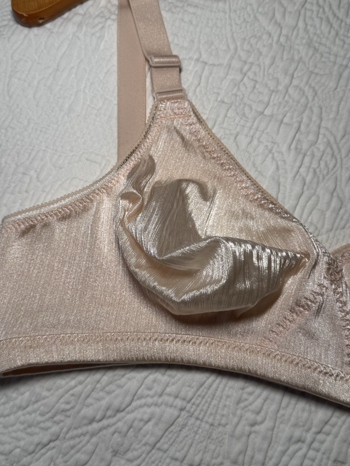 Vintage Montgomery Ward Size 36C Bra Shiny Satin Wireless NWOT