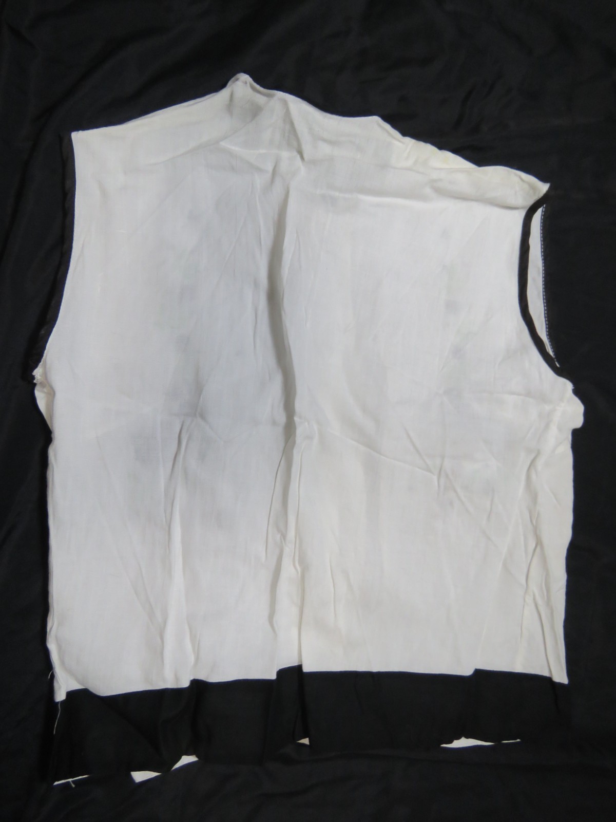VTG 70’s Corvitron Original Embroidered Sleevless Blouse/Vest