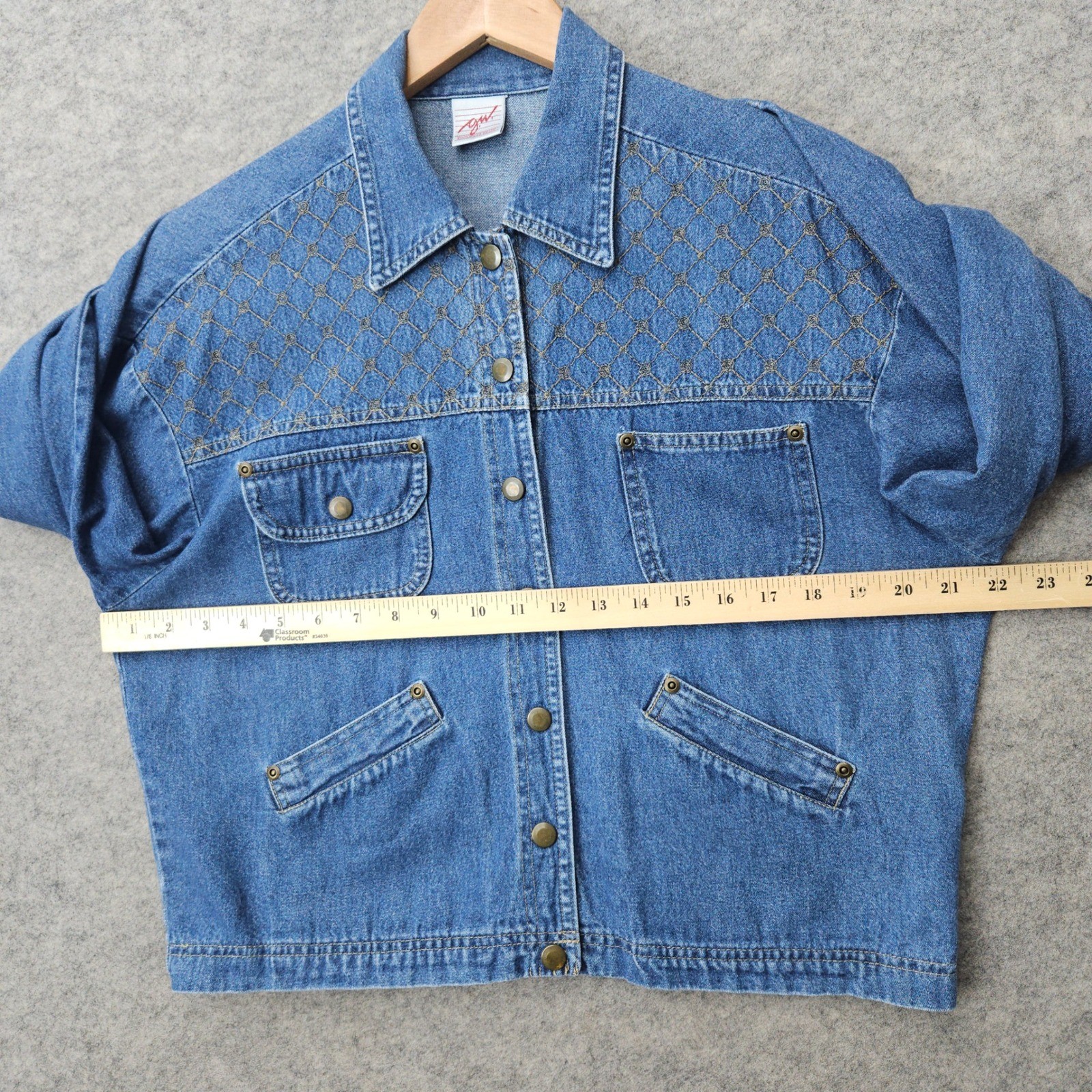 GW Graff Denim Jacket Women’s Blue Vintage Embroidered Snap Front 3/4 Sleeves