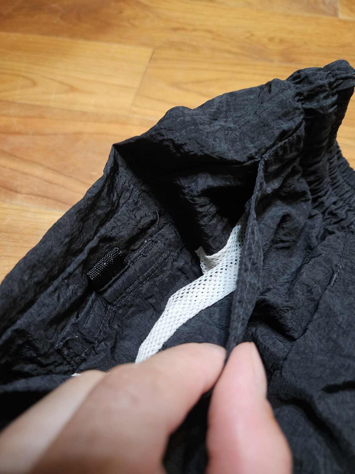 Vintage Nike Track Pants Women’s Sz Medium 8-10 Black 1990s Windbreaker Pants