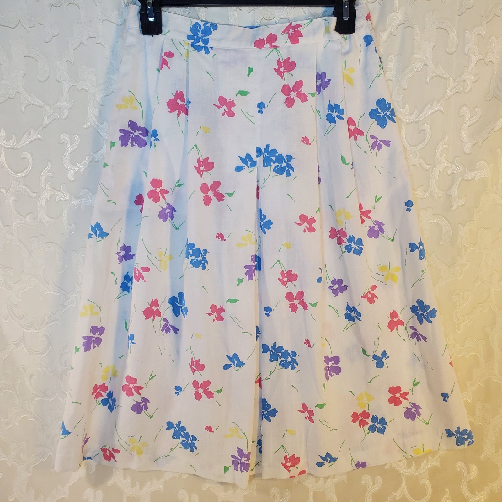 Pykettes Vintage 80s Women’s Floral Skirt waist 27in, summer fun modest