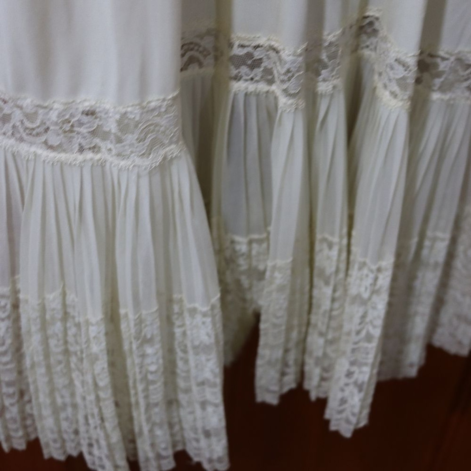 Van Raalte Vintage 1955 Off White Lace Pleated Slip Dress Large Nylon