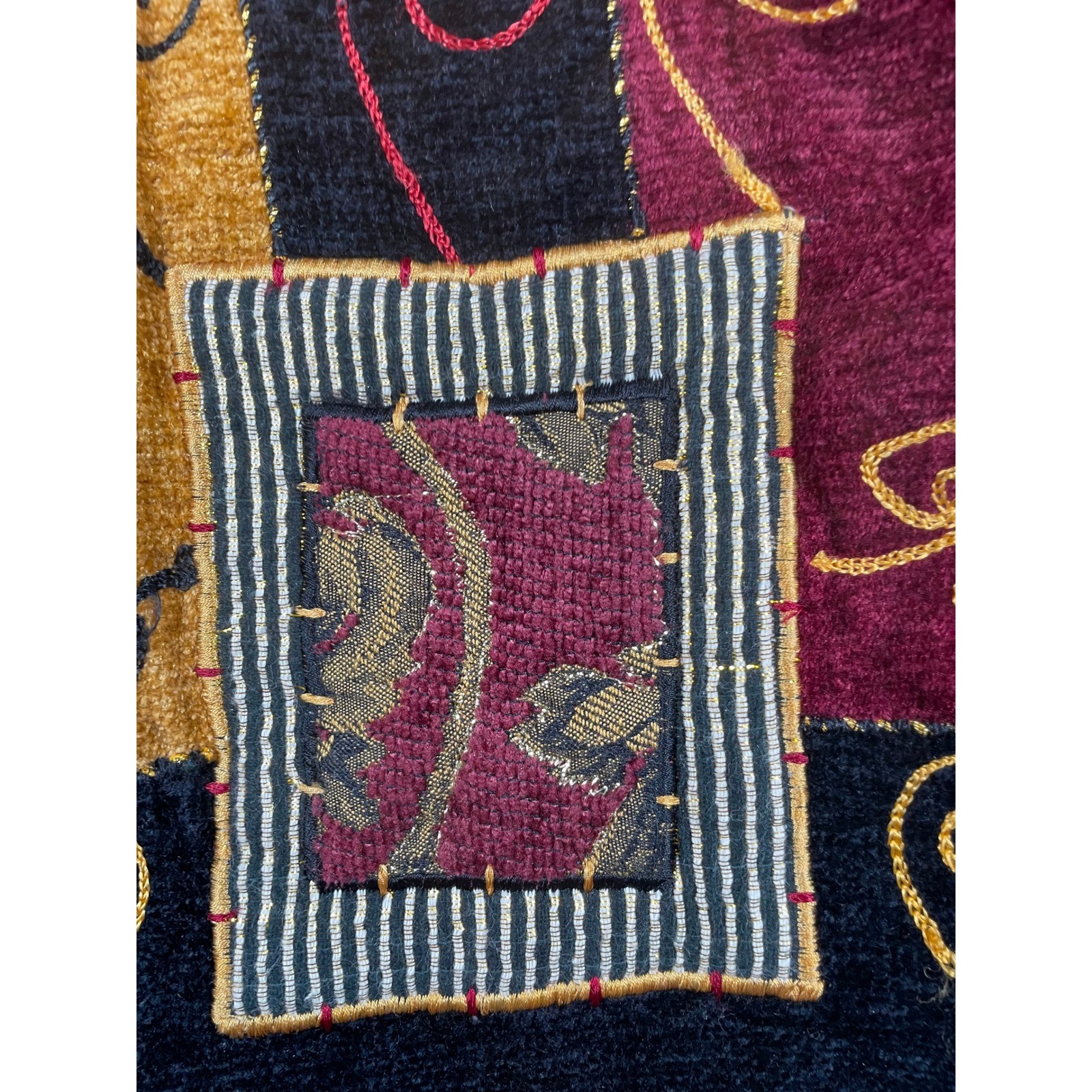 Vintage Allure Patchwork Tapestry Jacket Womens XL Burgundy Gold Black Rayon