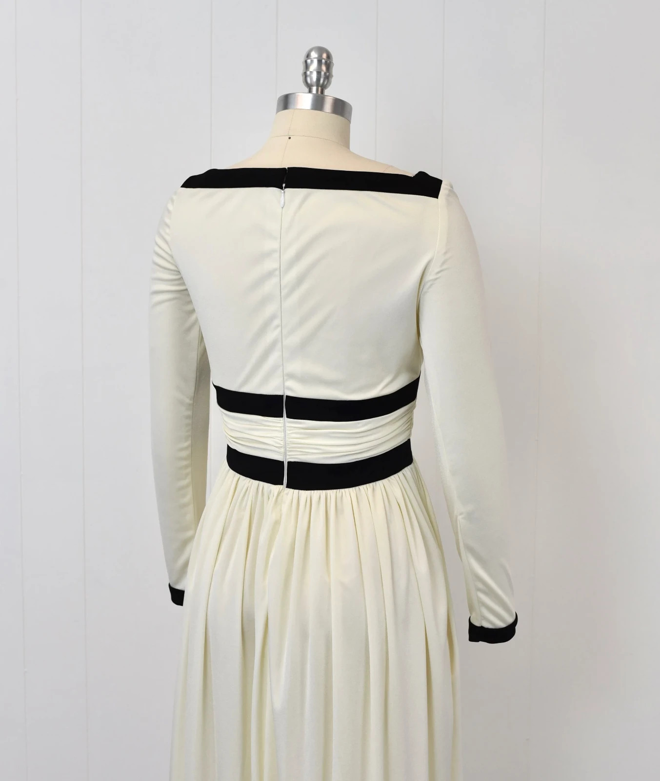 Vintage 1970s Black Off White Lora Lang Pleated Disco Party Maxi Dress Gown