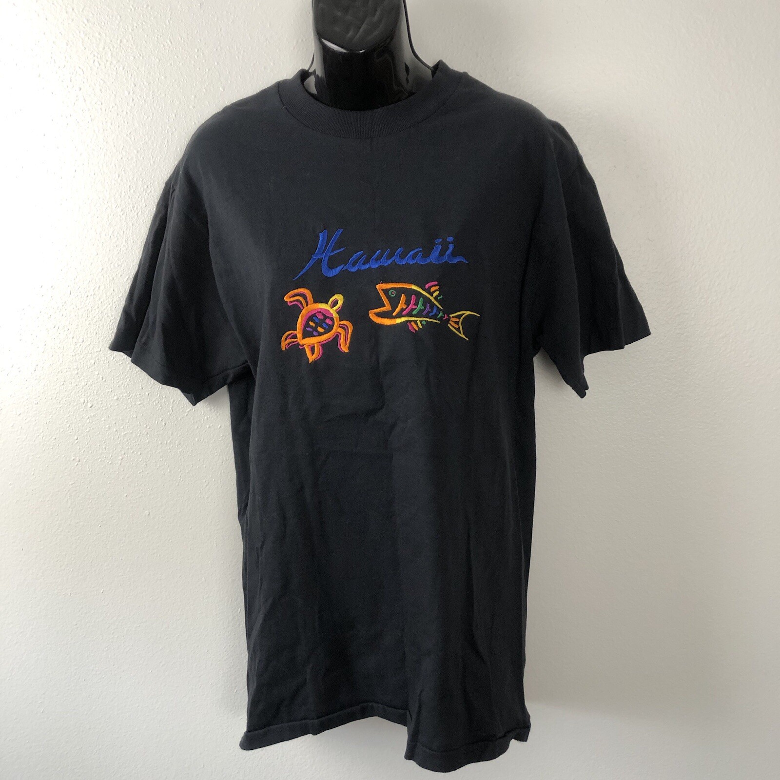 Vintage Delta Pre Shrunk Cotton Single Stitch Hawaii Embroidered Tshirt Medium