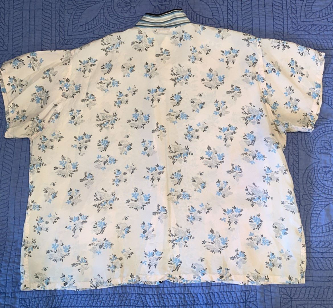VINTAGE Asian Inspired Print Bed Jacket M Button Front Pajamas Mandarin Collar