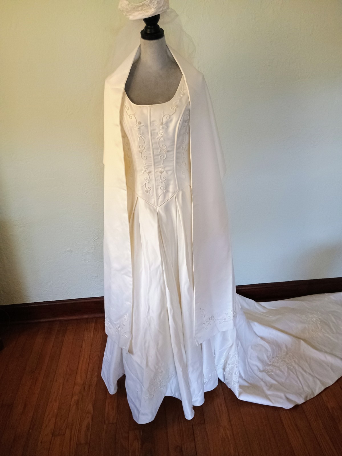 SINCERITY SATIN FEEL WHITE WEDDING GOWN, CAPE, HEADPIECE & VEIL SZ 14 #5