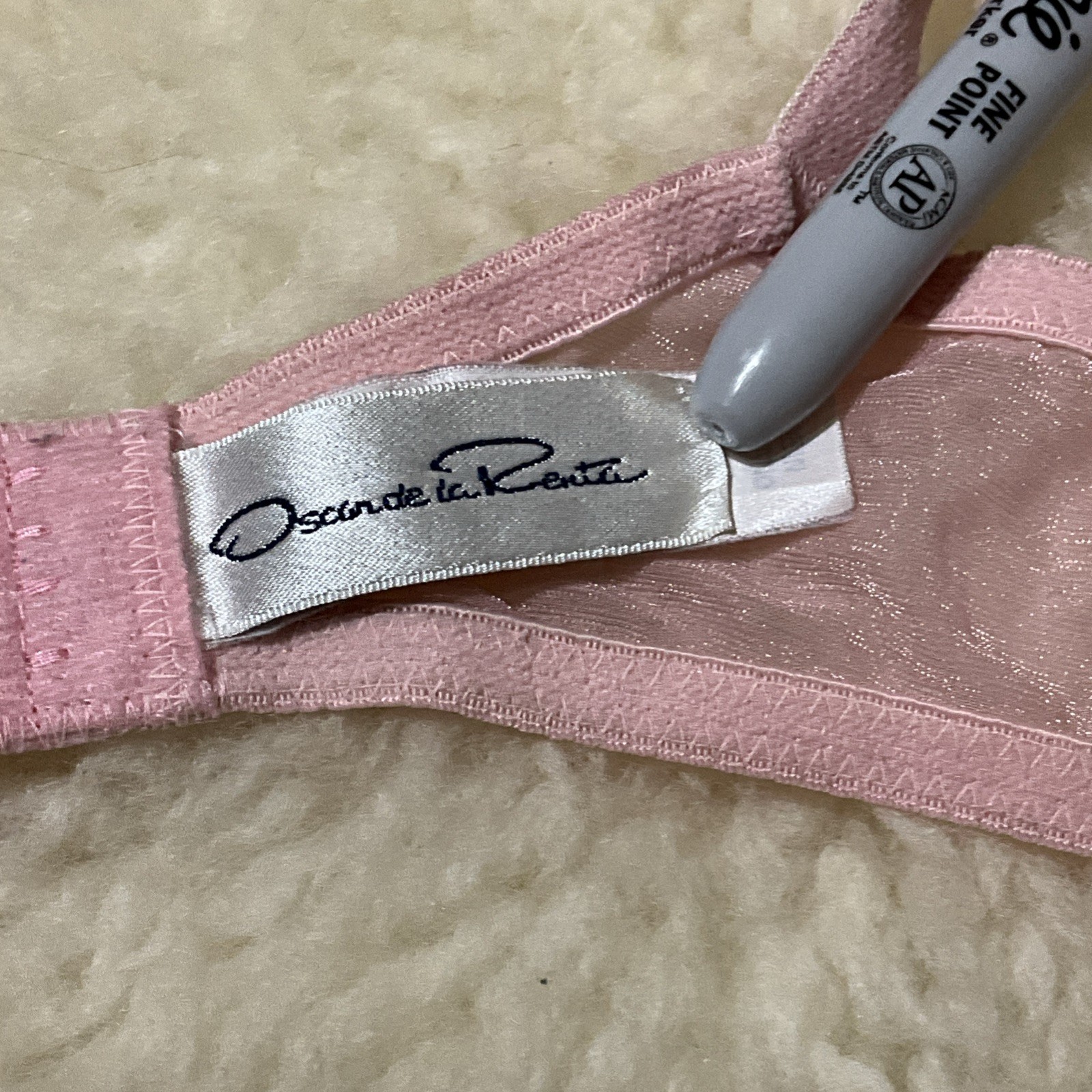 Vintage Oscar de la Renta Lingerie Liquid Satin Caress Shiny Second Skin Bra0163