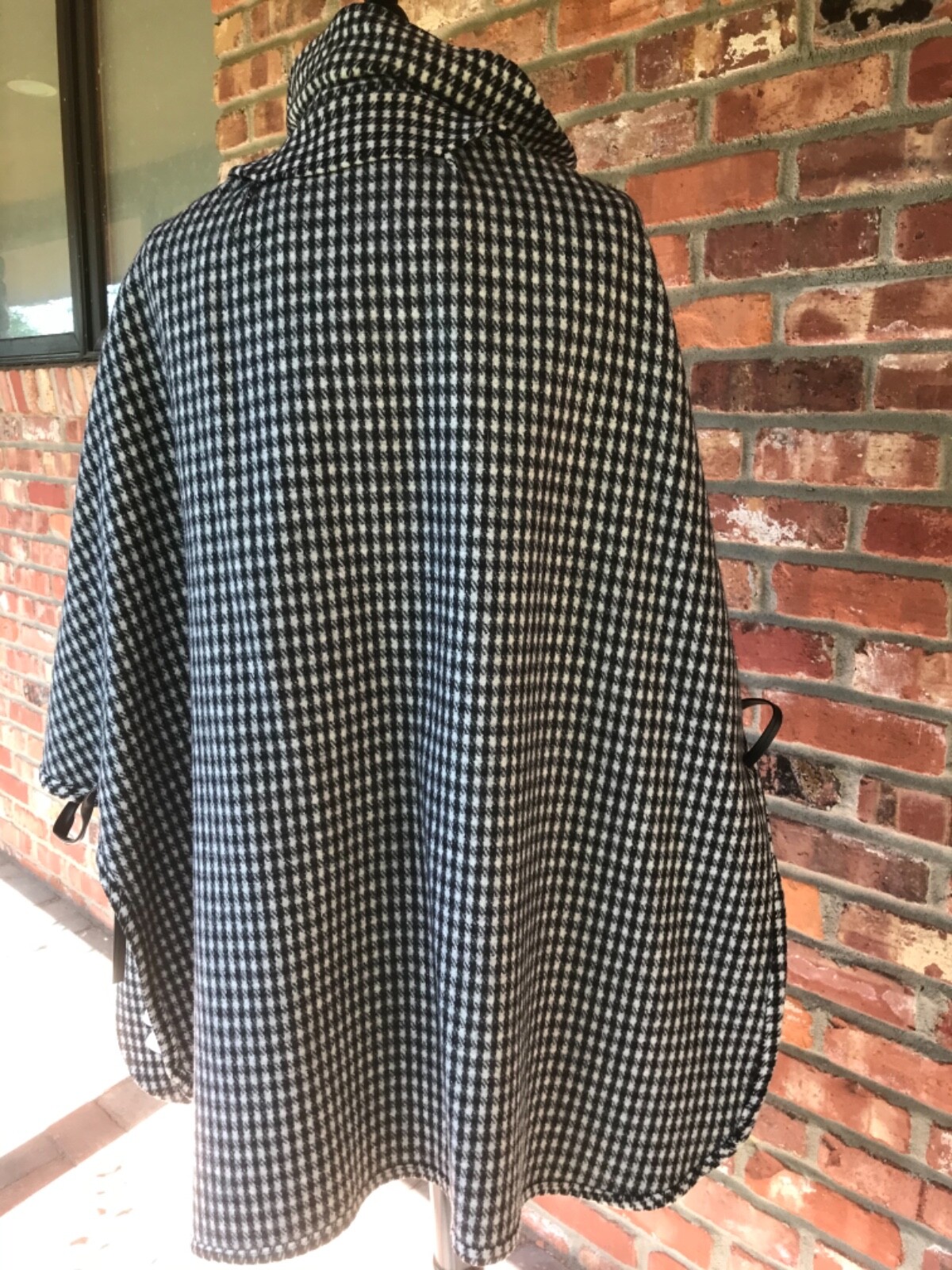 VTG Black & White Houndstooth Cape HANDMADE Lace Up Sides Large + EEUC!!!