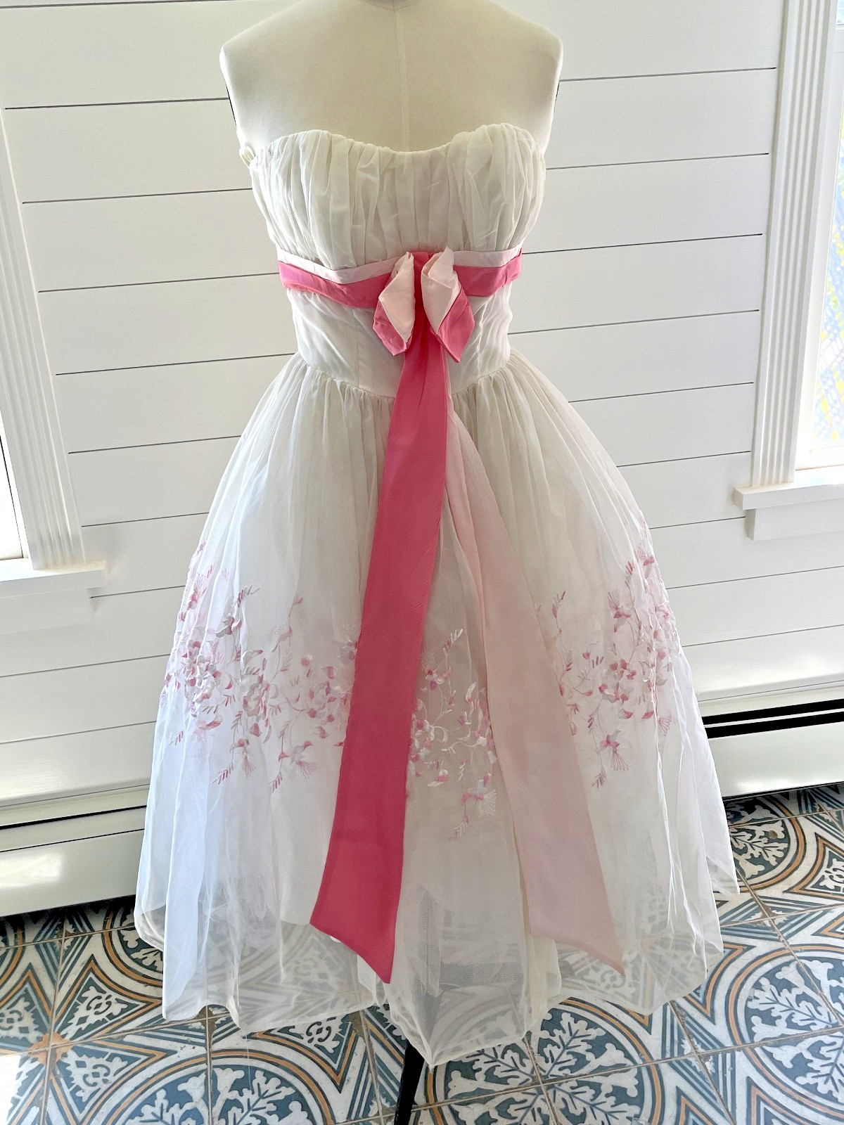 Vintage 1950s / 60s White Tulle Party Dress | Fairycore Prom Gown | Tea Party XS