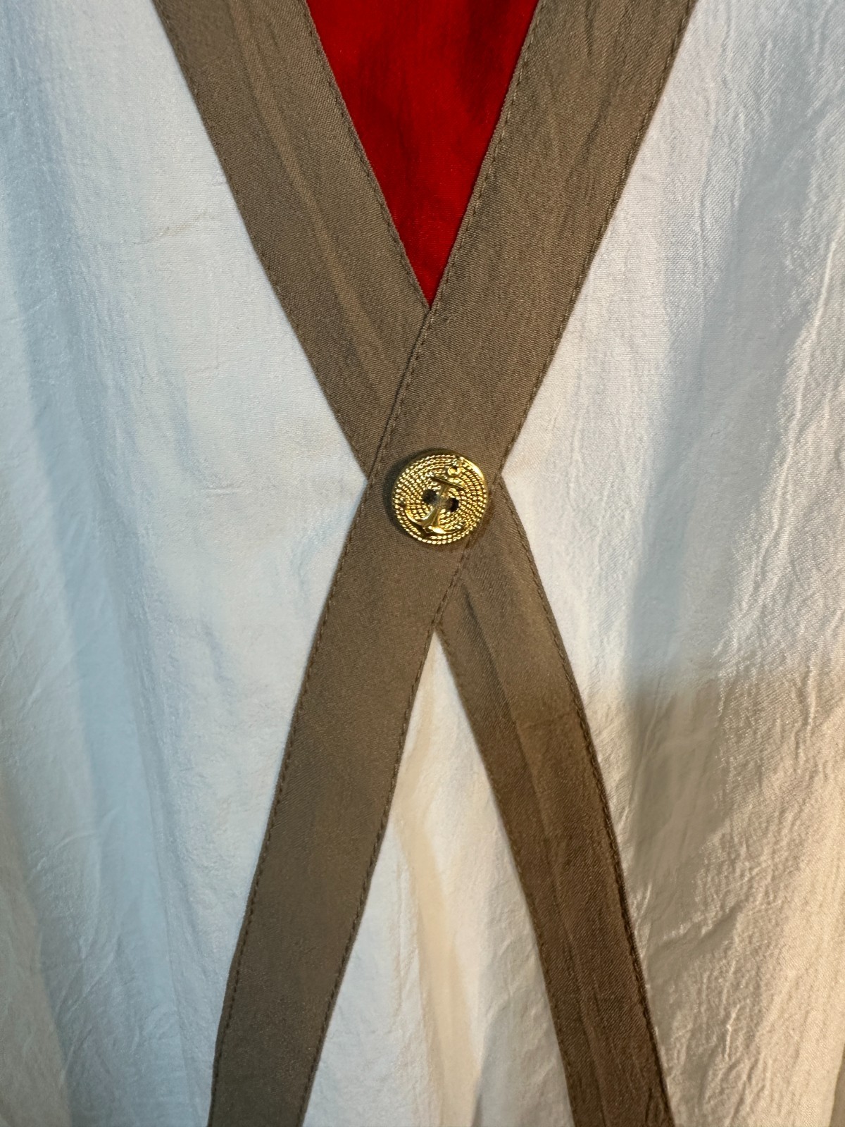 Vintage 80s Women’s Regal Style Shirt Banded Bottom Gold Button Shoulder Pad.