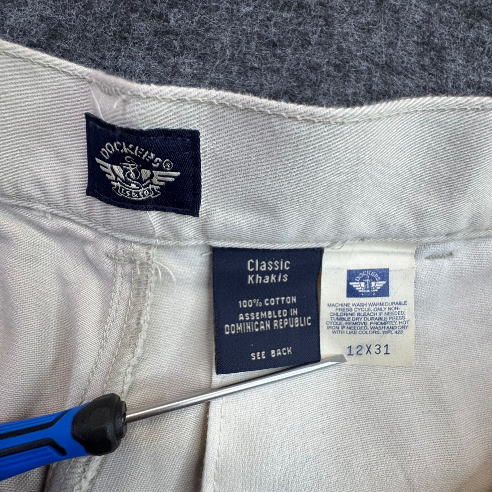Vintage Womens Dockers Classic Khakis Pants 12×31 Beige Pleated Tapered Chinos