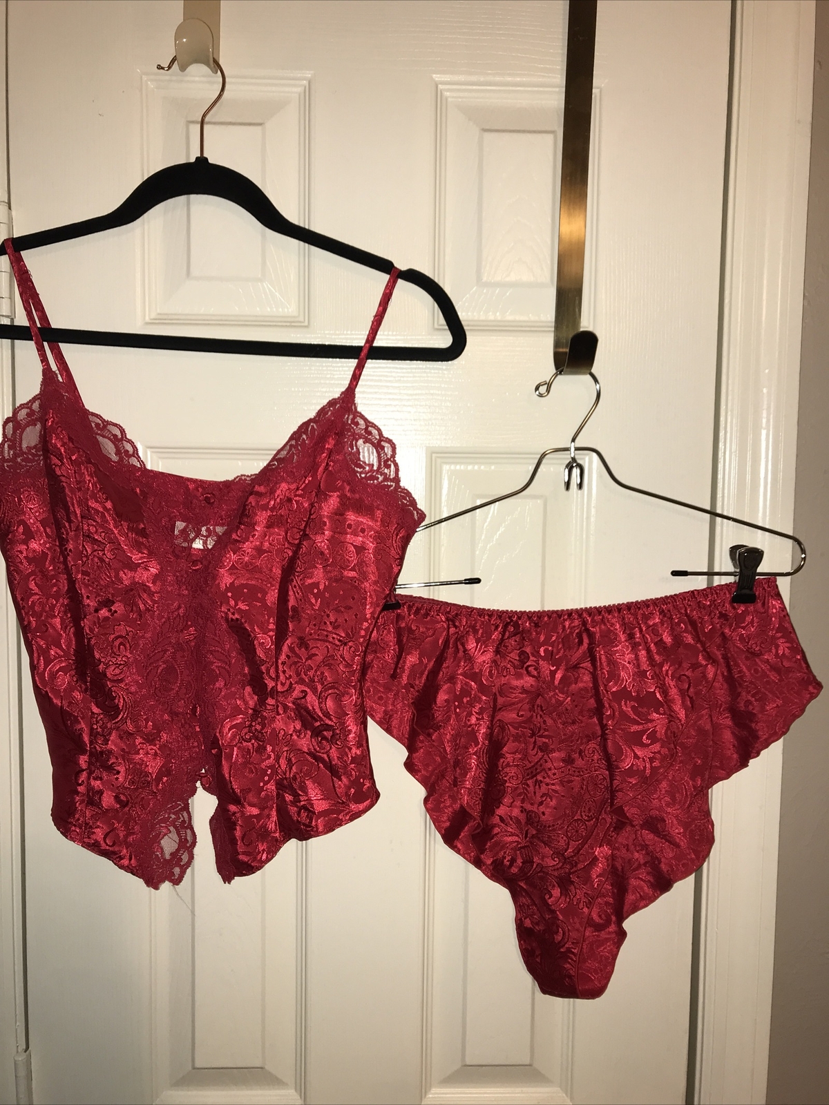 Victoria’s Secret Woman’s S RED SATIN Flutter TAP panties/CAMISOLE Cami Y2K VTG