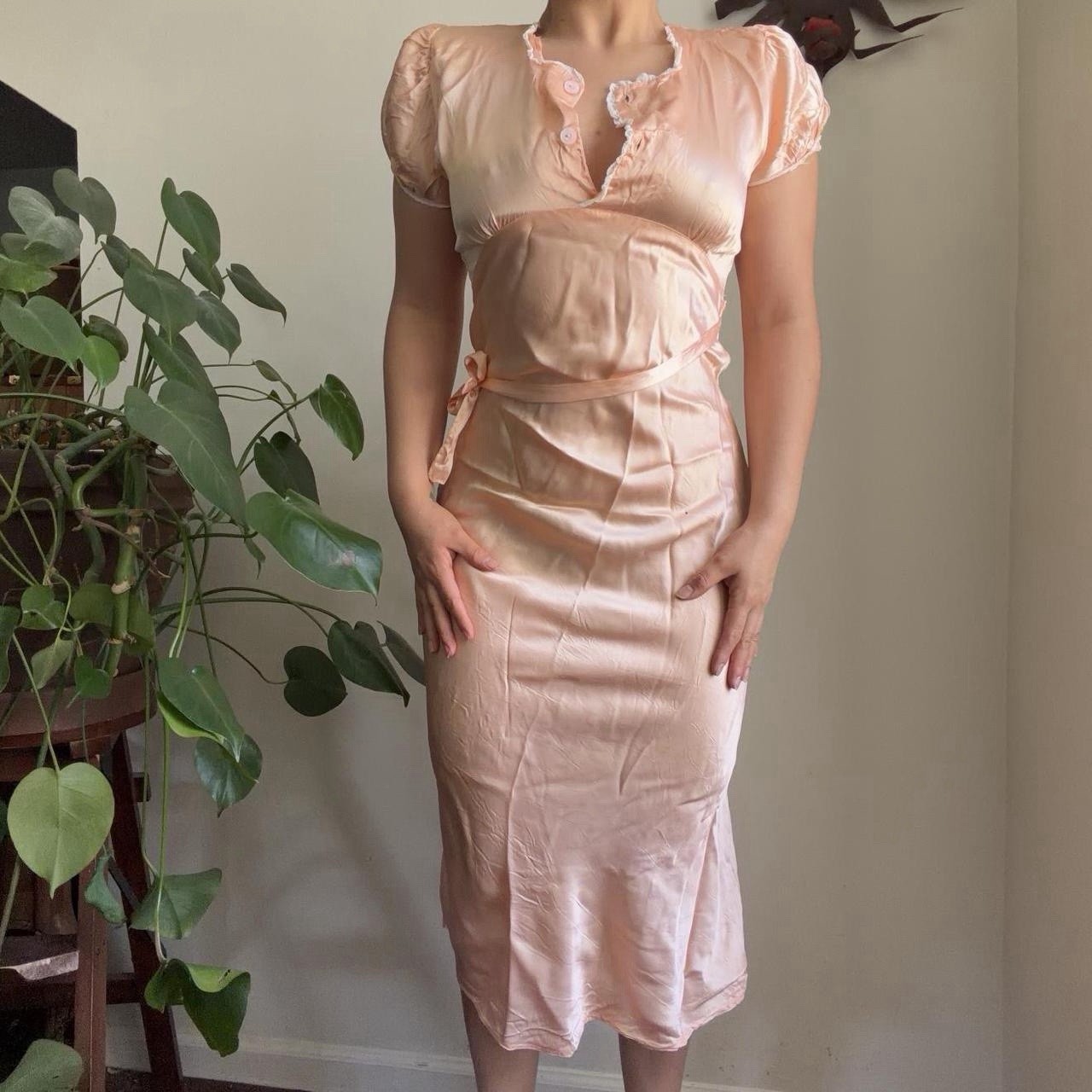 Antique 40s Peach Satin Lace Trim Short Sleeve Button-Front Nightgown