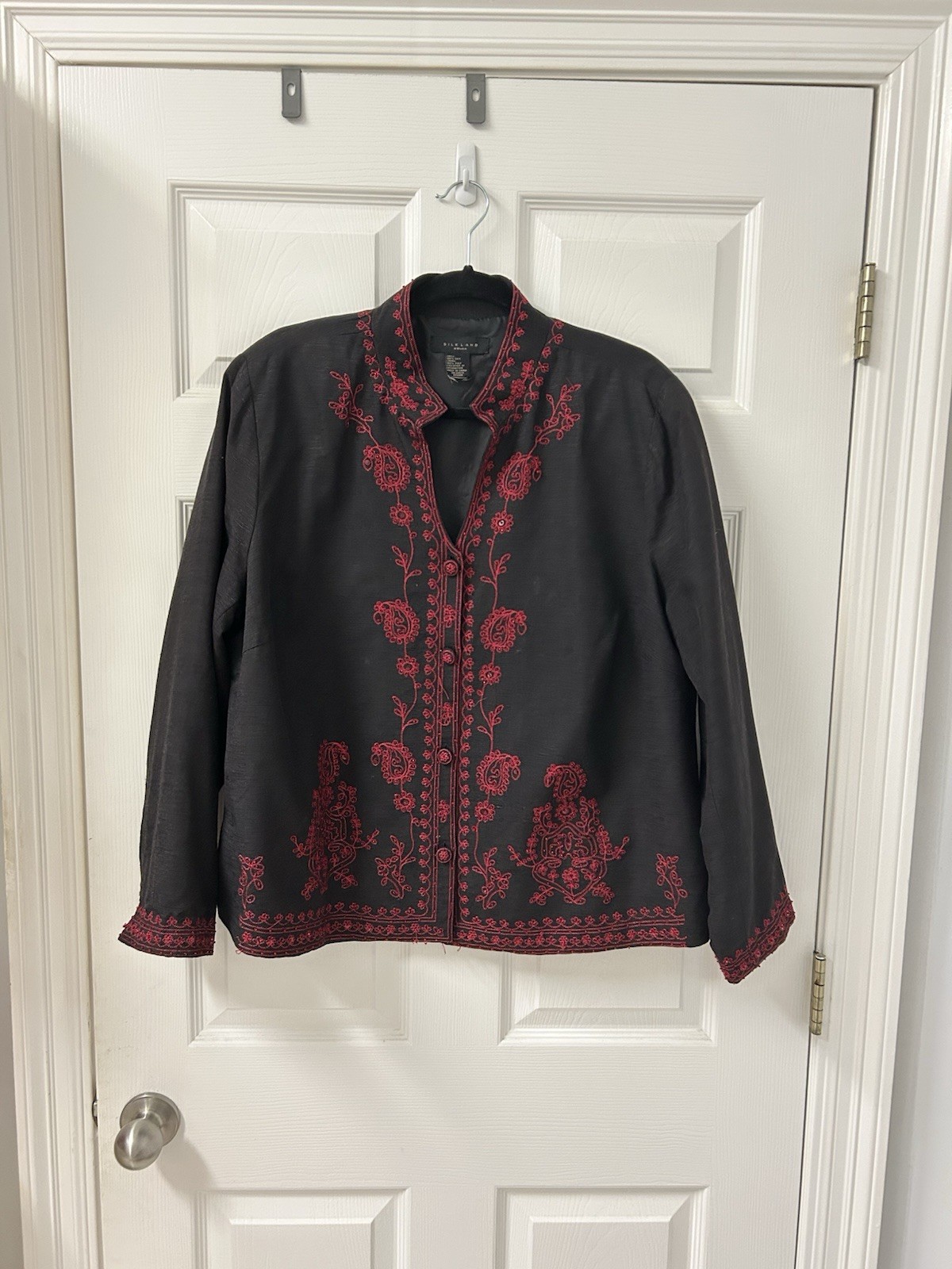 Ladies Silk Land Silk Black Size 2x-3x Jacket With Red Embroidery