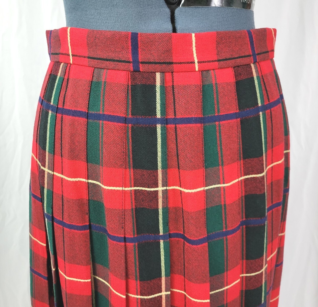 Vintage Talbots 100% Wool Red/Green/Black Plaid Pleated Skirt Size 10