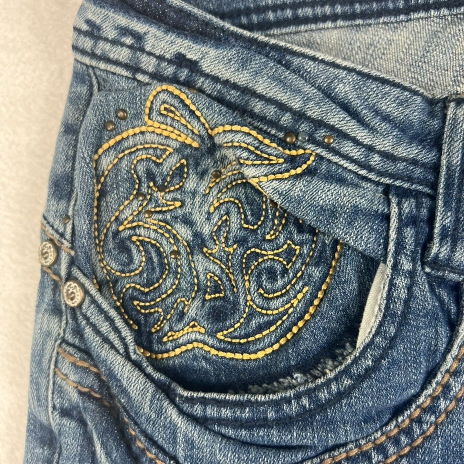 Apple Bottom Jeans Women’s Size 13/14 Distressed Blue Denim Embellished Pocket