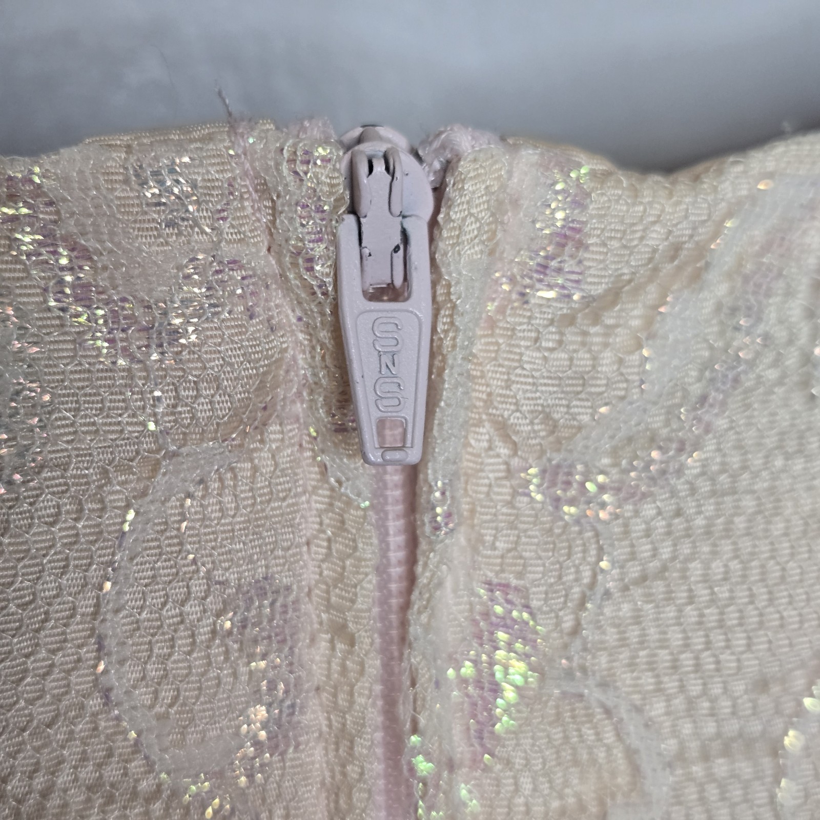 Vtg 80s Mayvens of California Iridescent Peach Pink Lace Puff Sleeve Prom Dress