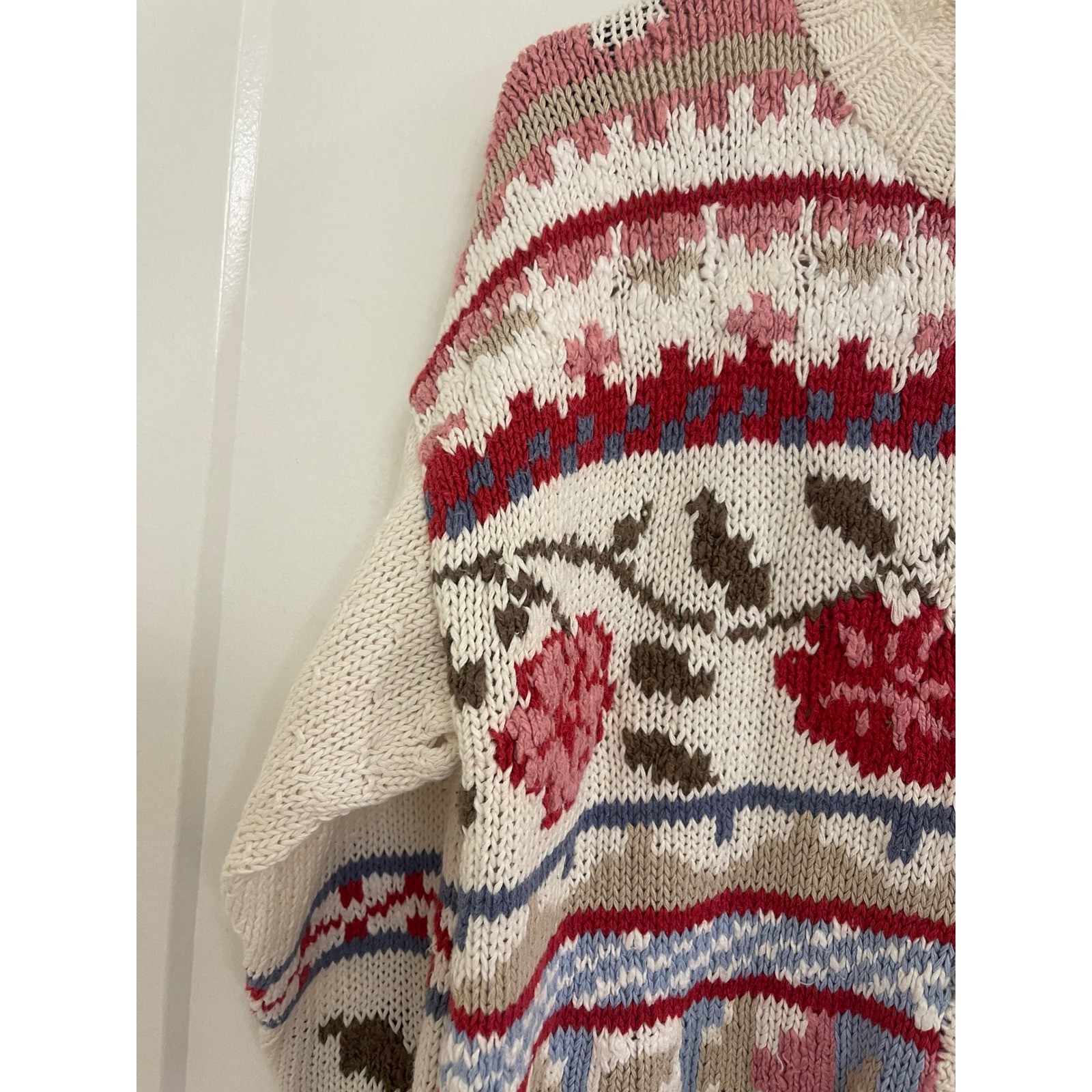 Vintage Cottagecore GrandmaCore Cardigan Floral White Pink Red Knit
