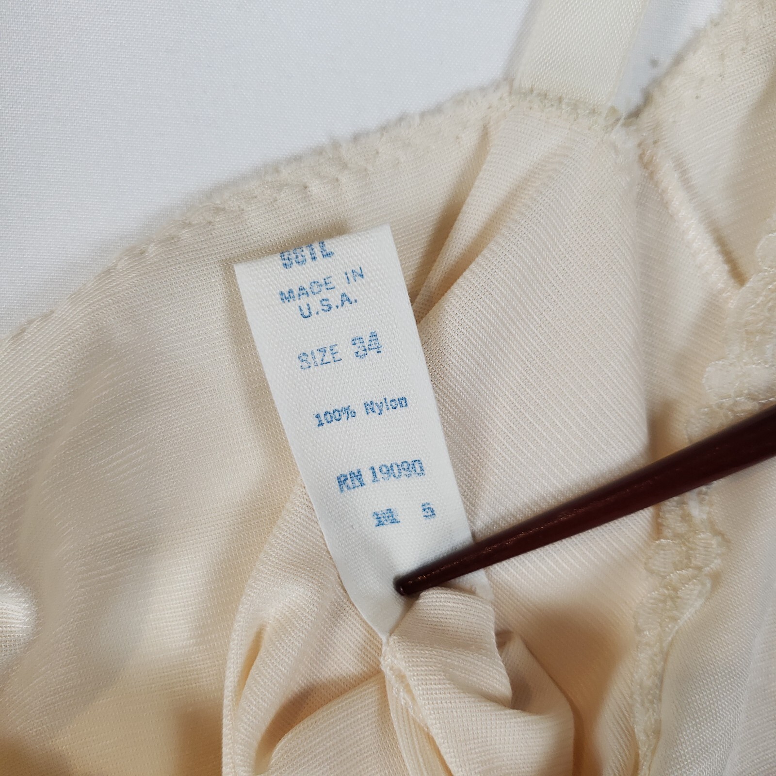 Vintage Olga Long Nylon Slip Womens 34 Body Silk Lace Trim Beige Color Transfer