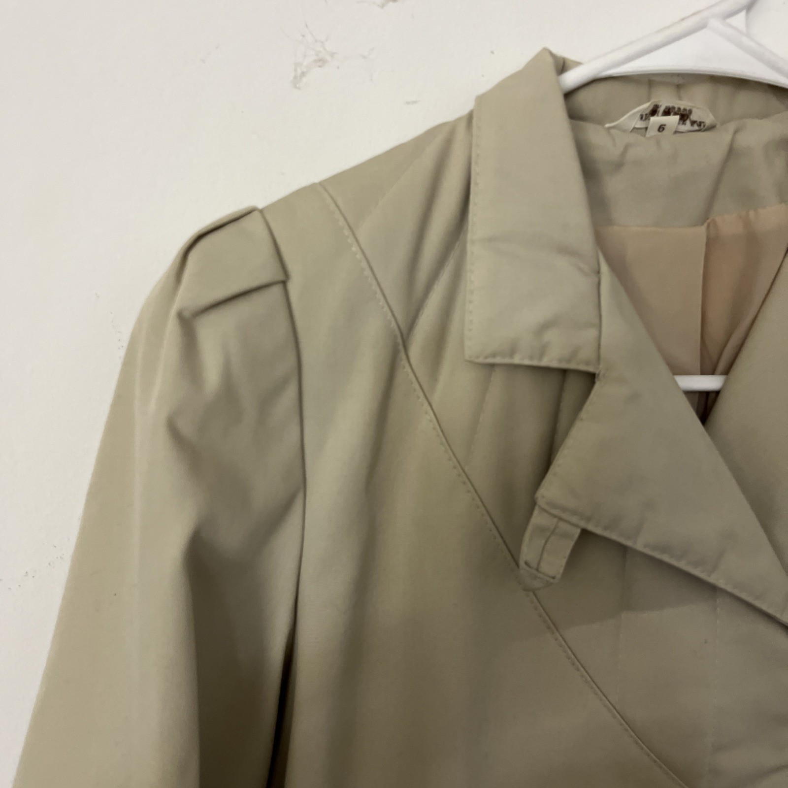 Vintage Woman’s Trench Coat belted Light weight. Very Nice Soft Fabric
