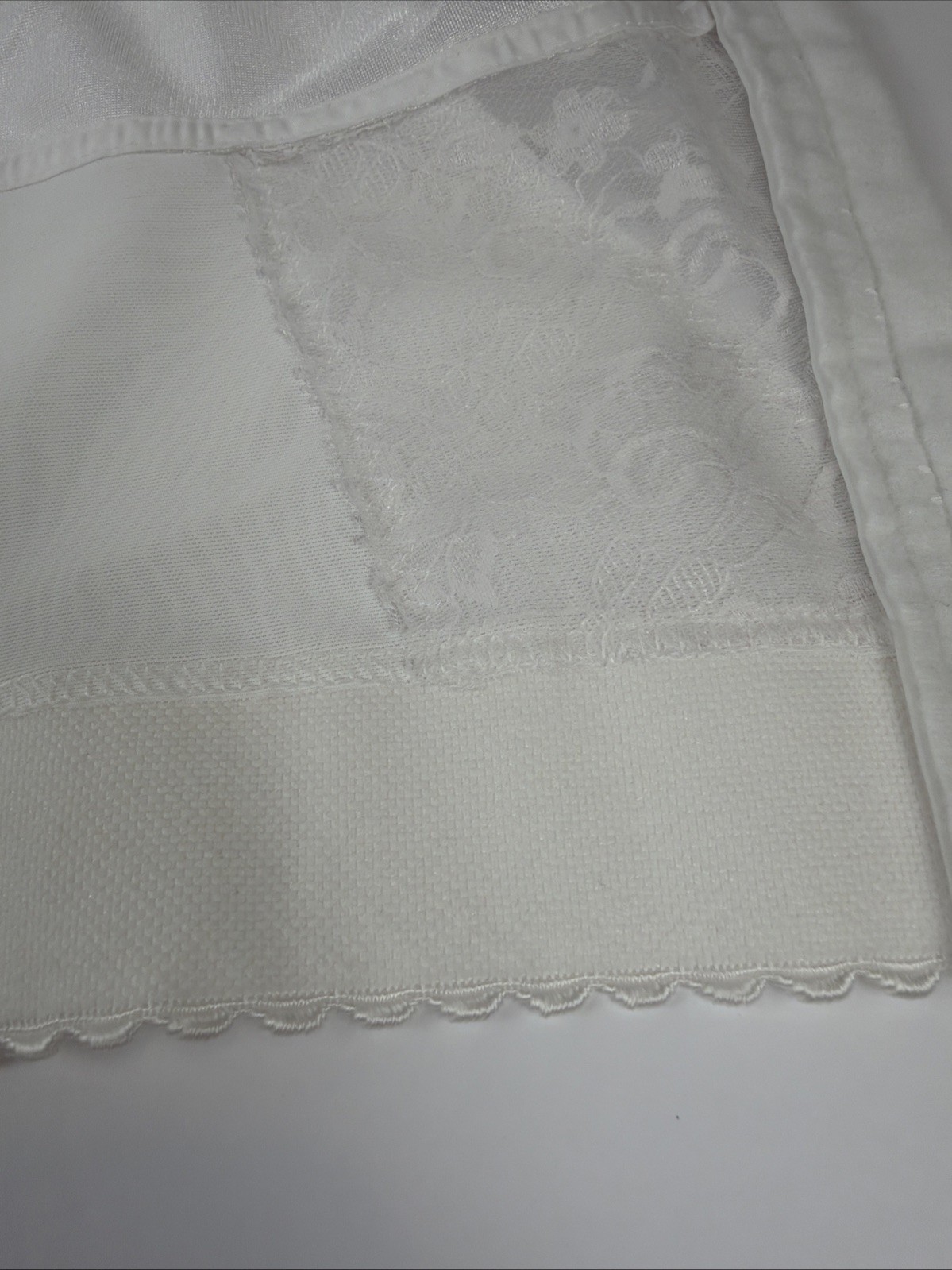Vintage Carnival 40DDD Longline Bra White Lace Front Hook Boned Style 745