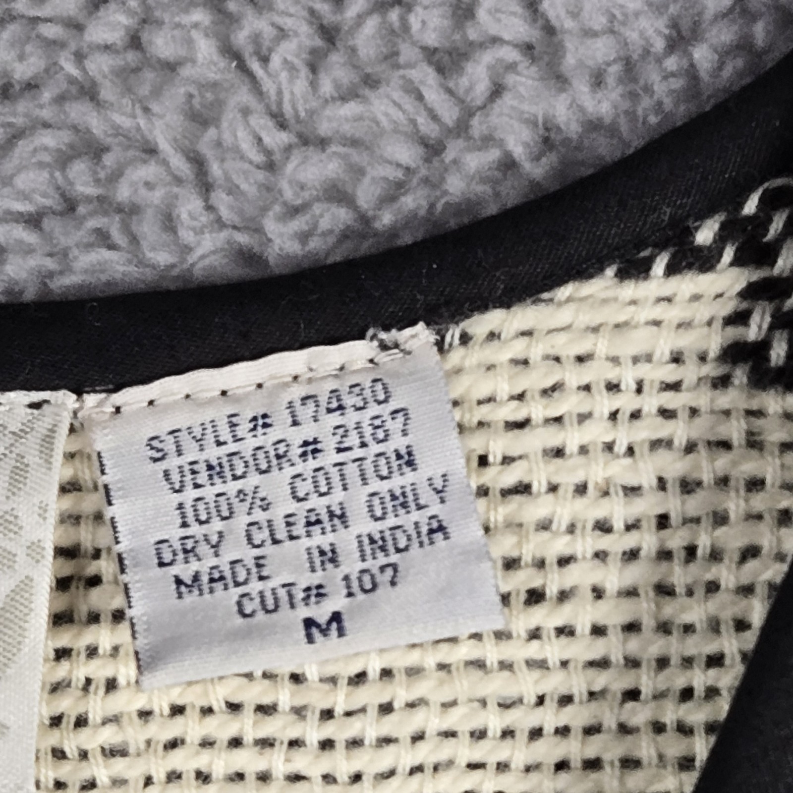Bedford Fair Lifestyles Black and Off-White Vintage Aztec Pattern Size M