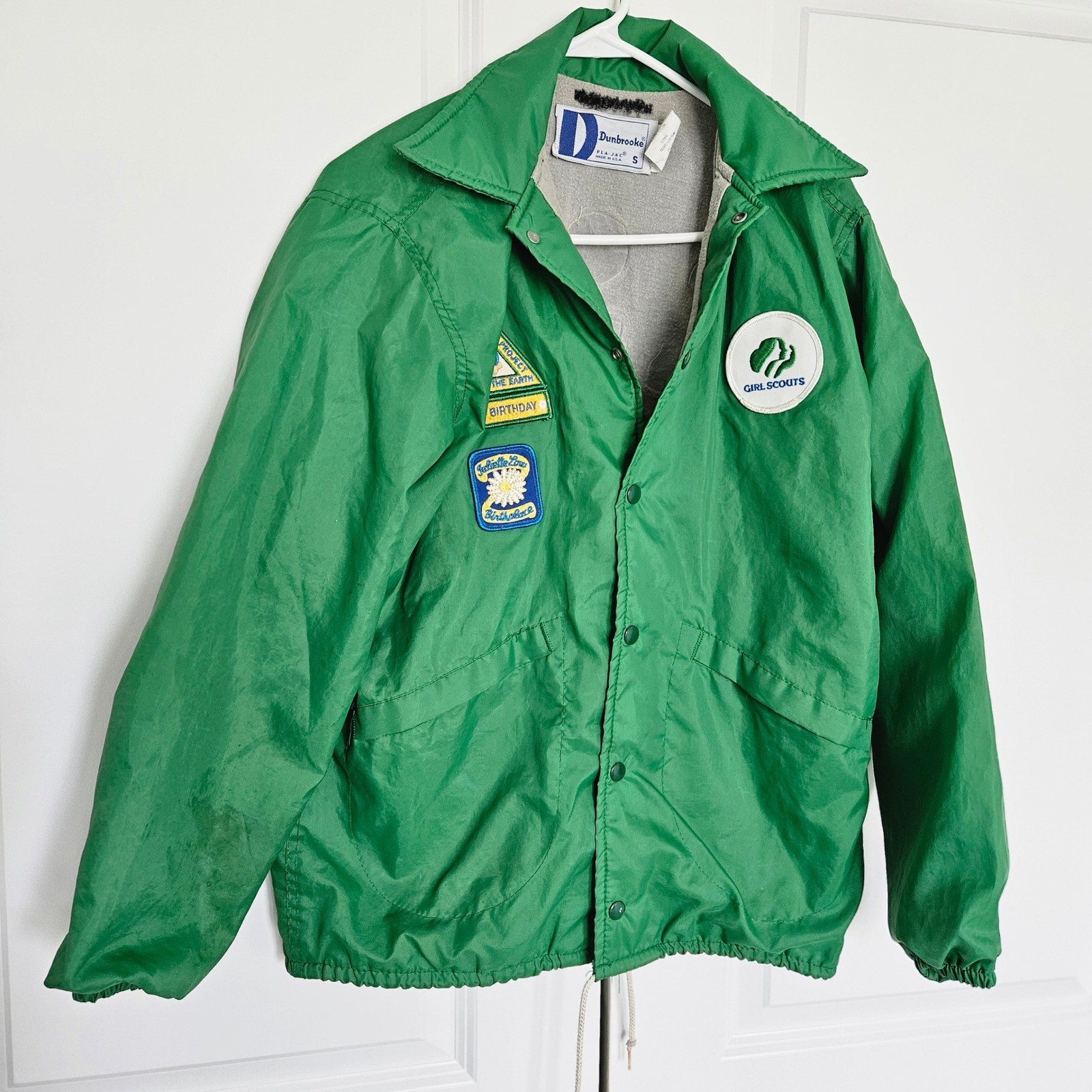 Vtg Dunbrooke Pla-Jac Windbreaker Jacket Sz SMALL Girl Scouts of America Patches