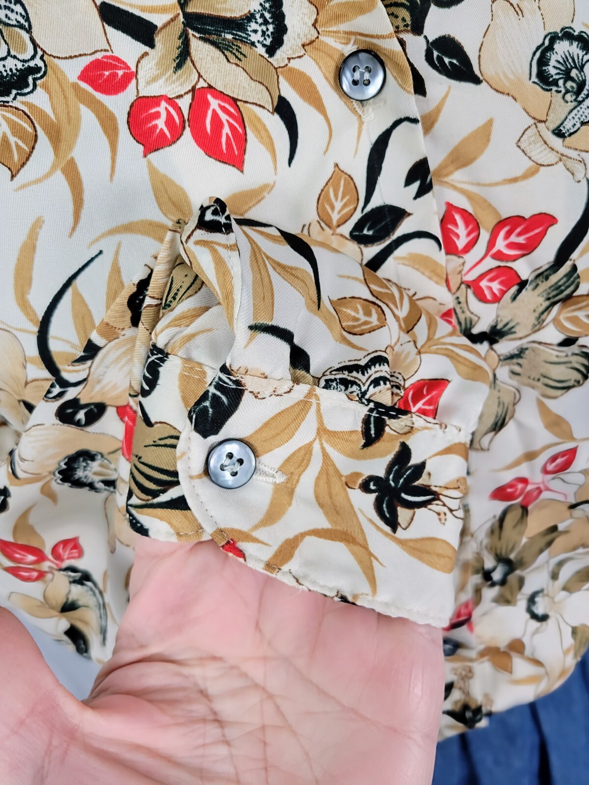 Vintage Levi Strauss Cream Blouse w Tan/Black/Red Florals Size 6