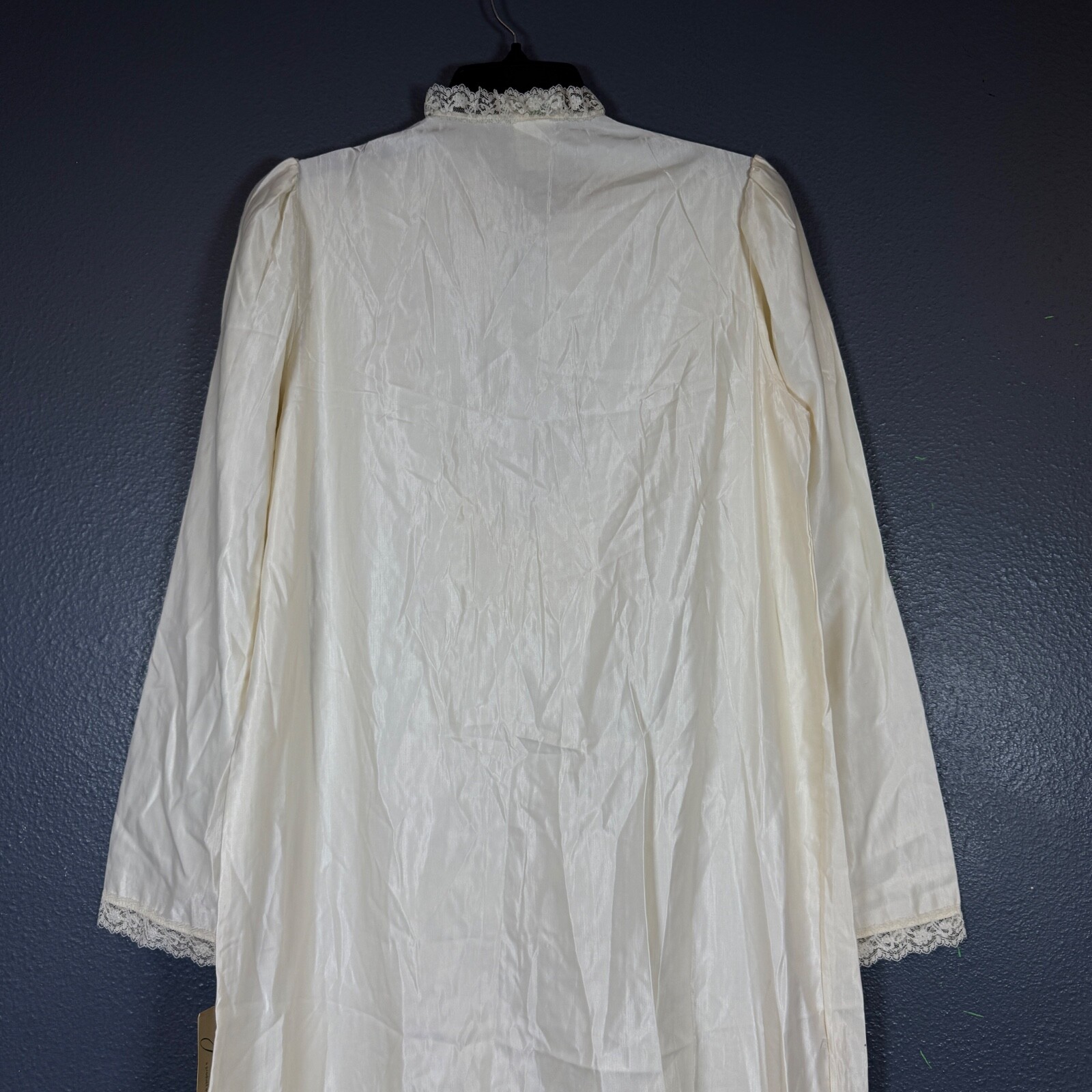 Juli of Slumbertogs Size P women’s white Nylon/Polystern Vintage Nightdress NEW